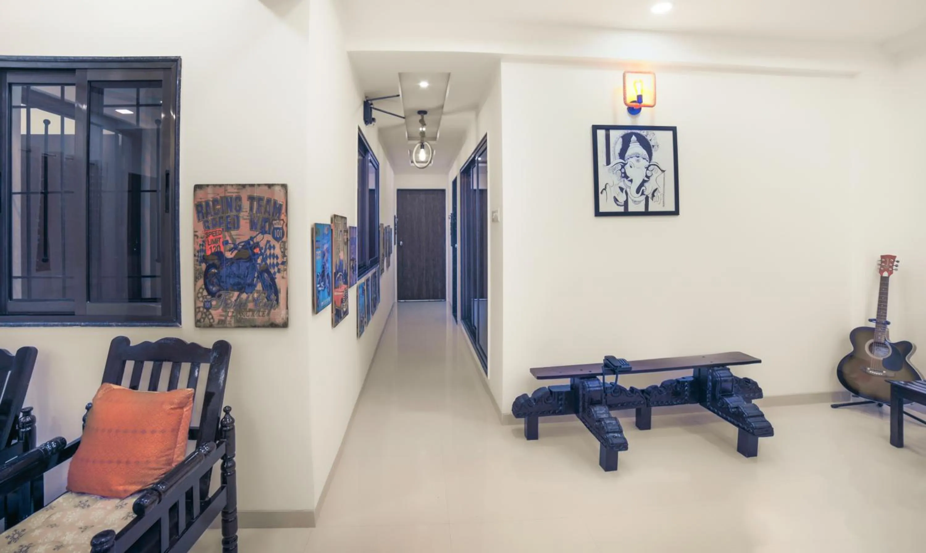 Lobby or reception in Treebo Chalets, Nagpur Airport