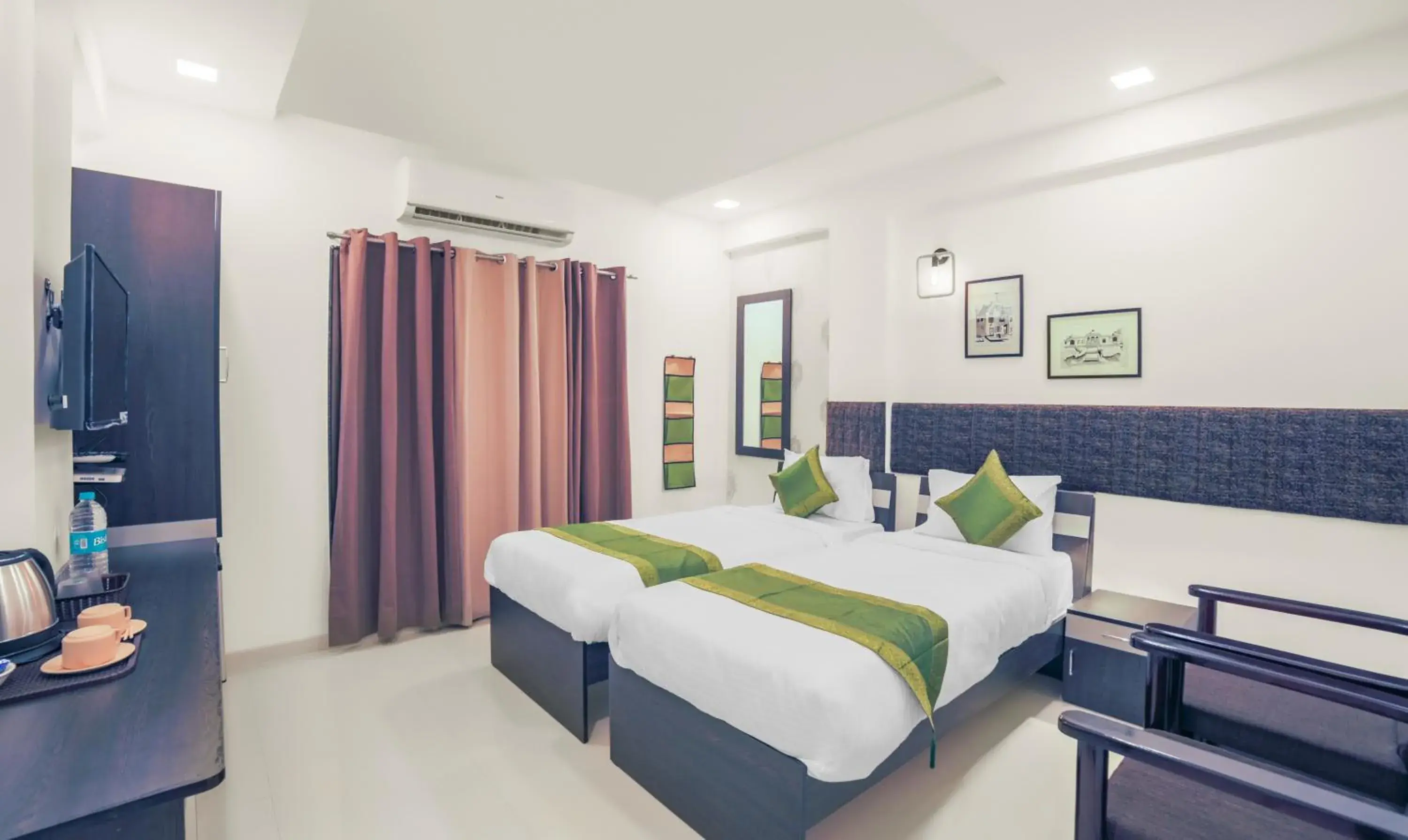 Standard Double or Twin Room - single occupancy in Treebo Chalets, Nagpur Airport Standard Double or Twin Room - single occupancy in Treebo Chalets, Nagpur Airport