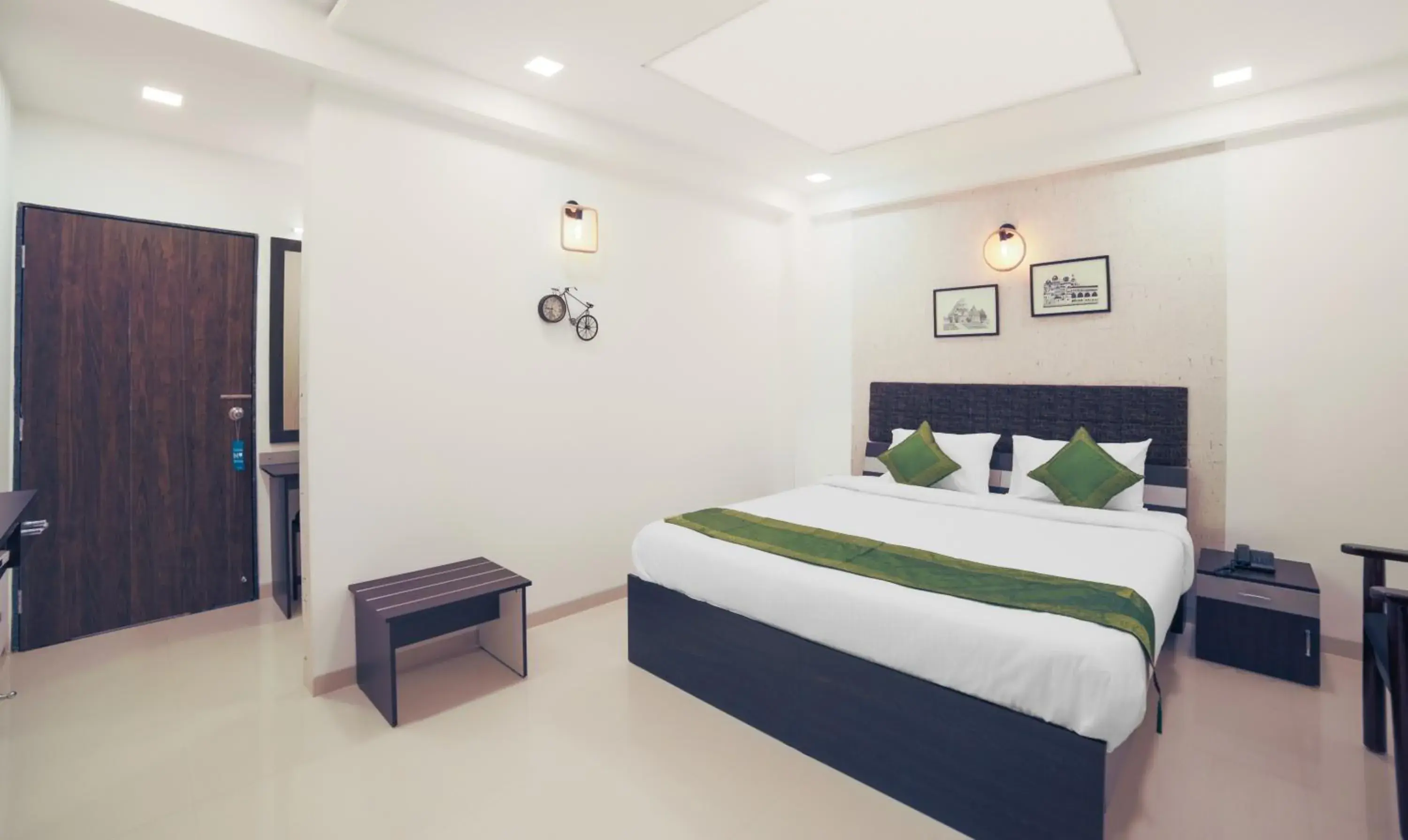 Bed in Treebo Chalets, Nagpur Airport Bed in Treebo Chalets, Nagpur Airport