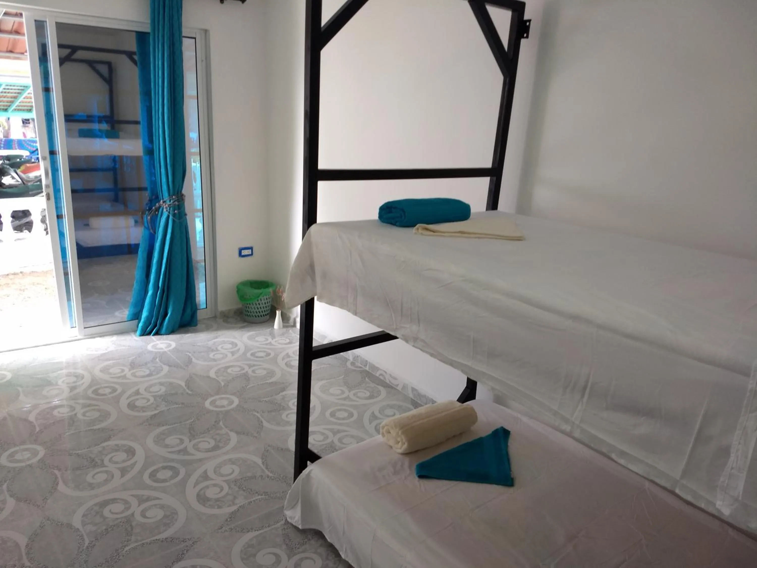 Marysol Lodging Hostel & Camping