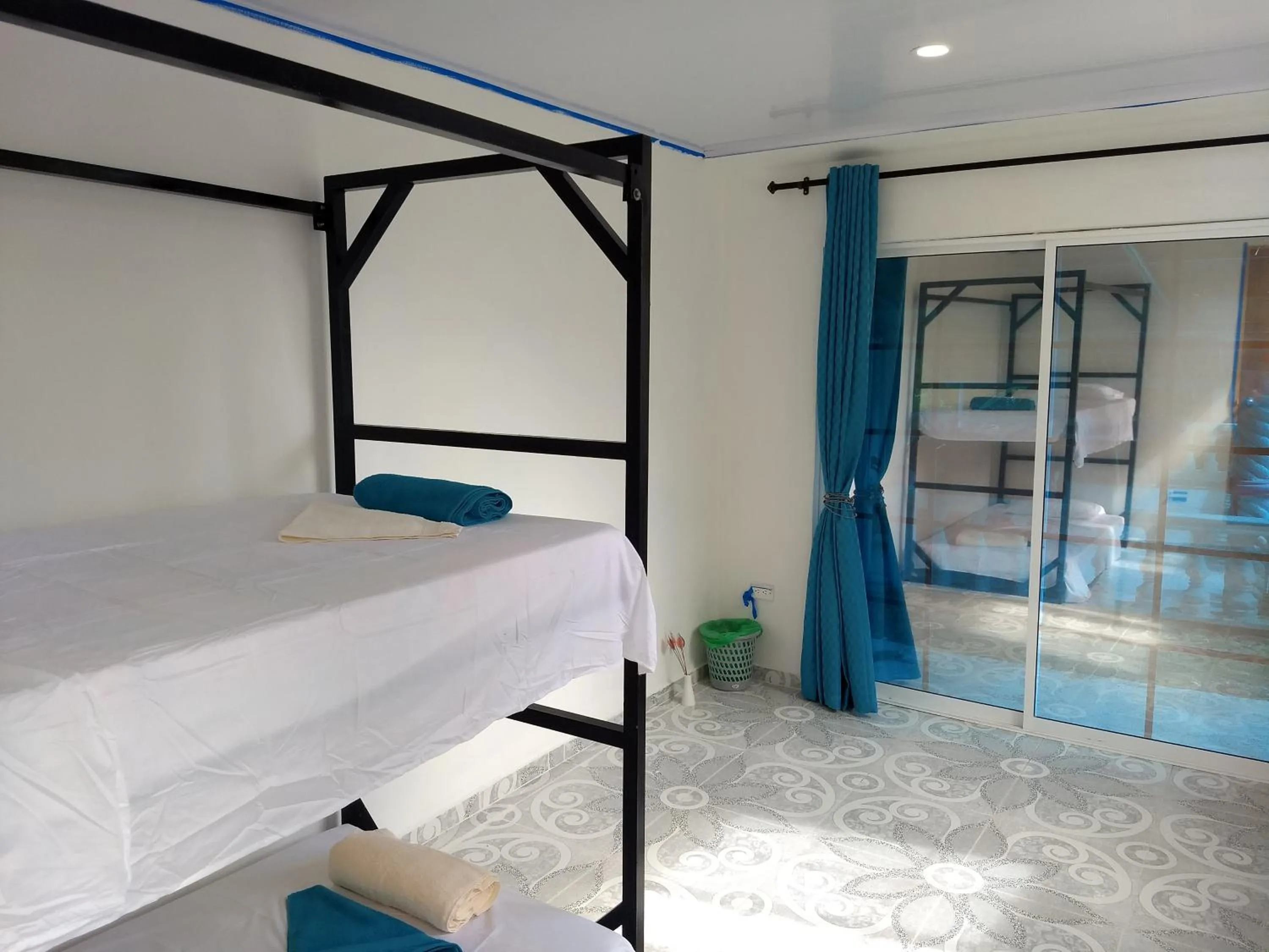 Marysol Lodging Hostel & Camping