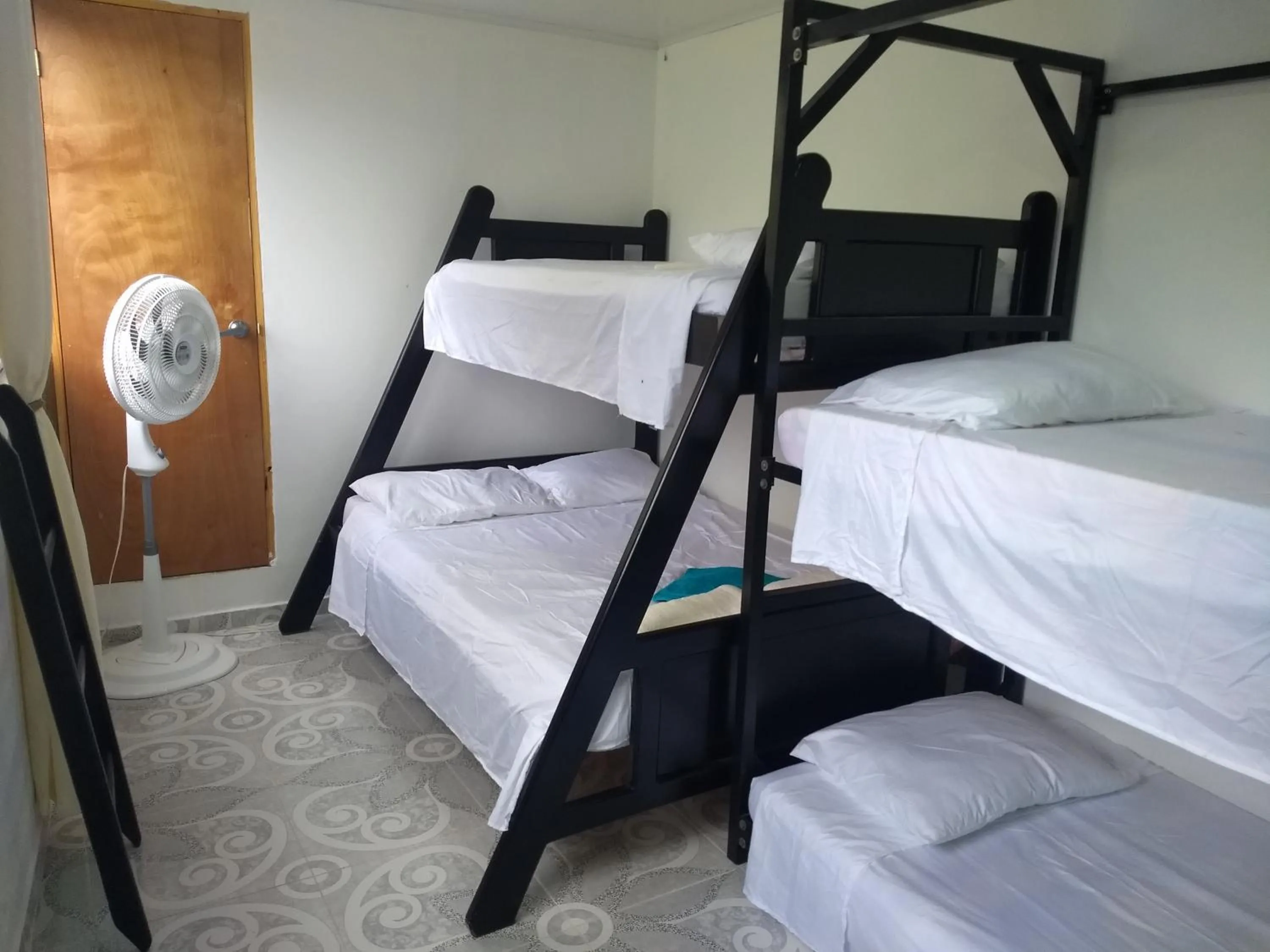 Marysol Lodging Hostel & Camping