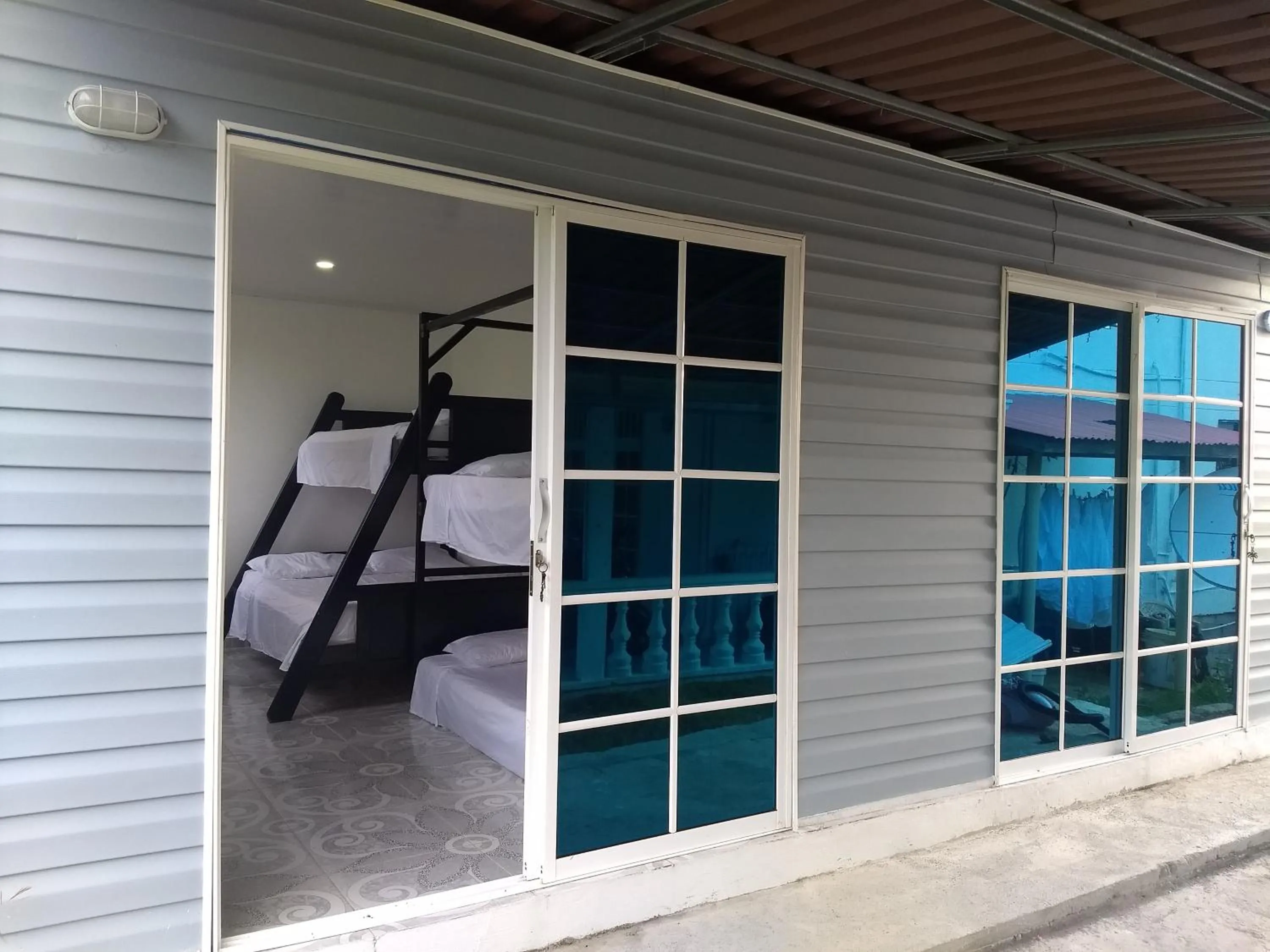 Marysol Lodging Hostel & Camping