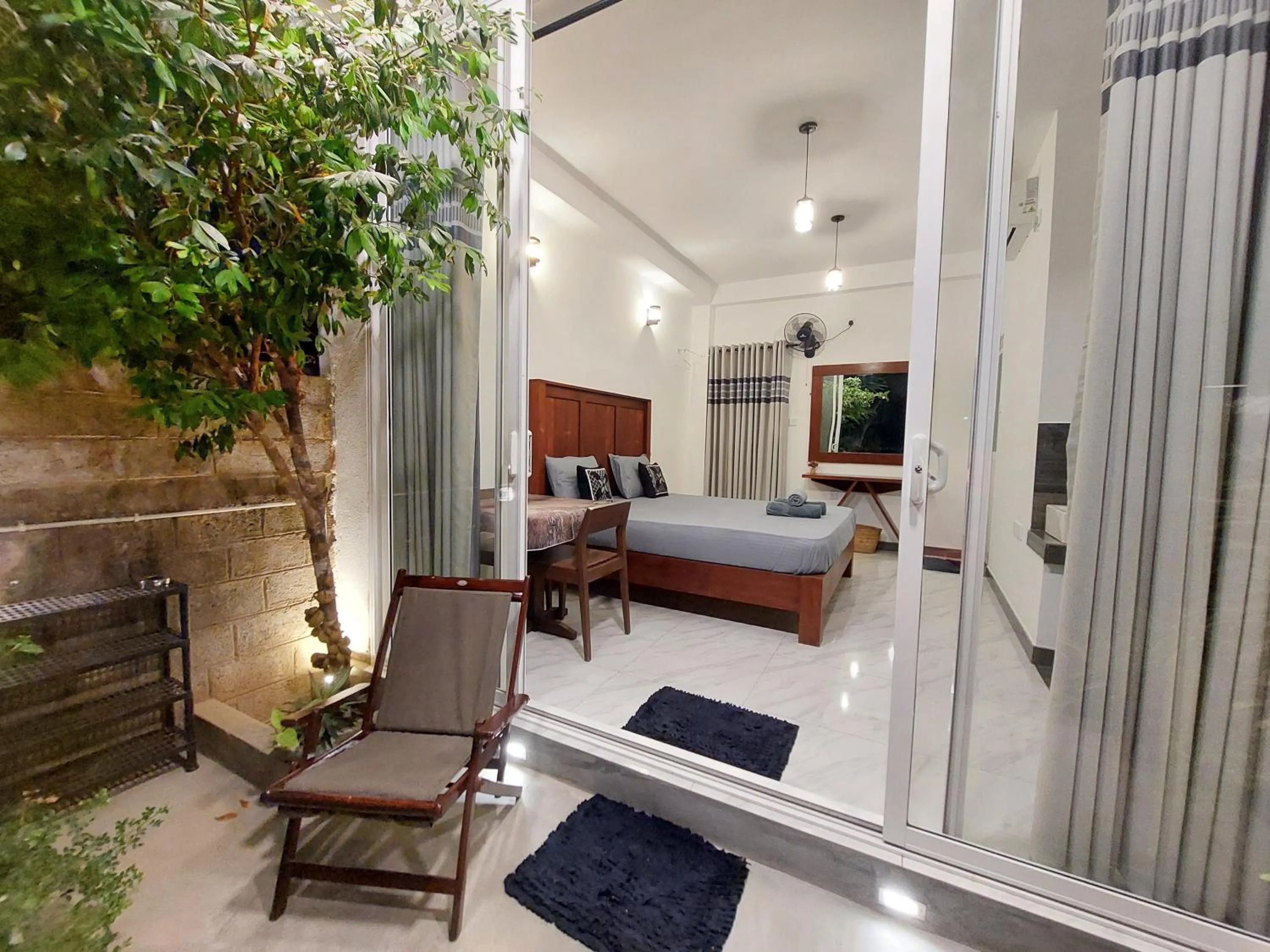 Night in CHEN VILLA - Near Airport