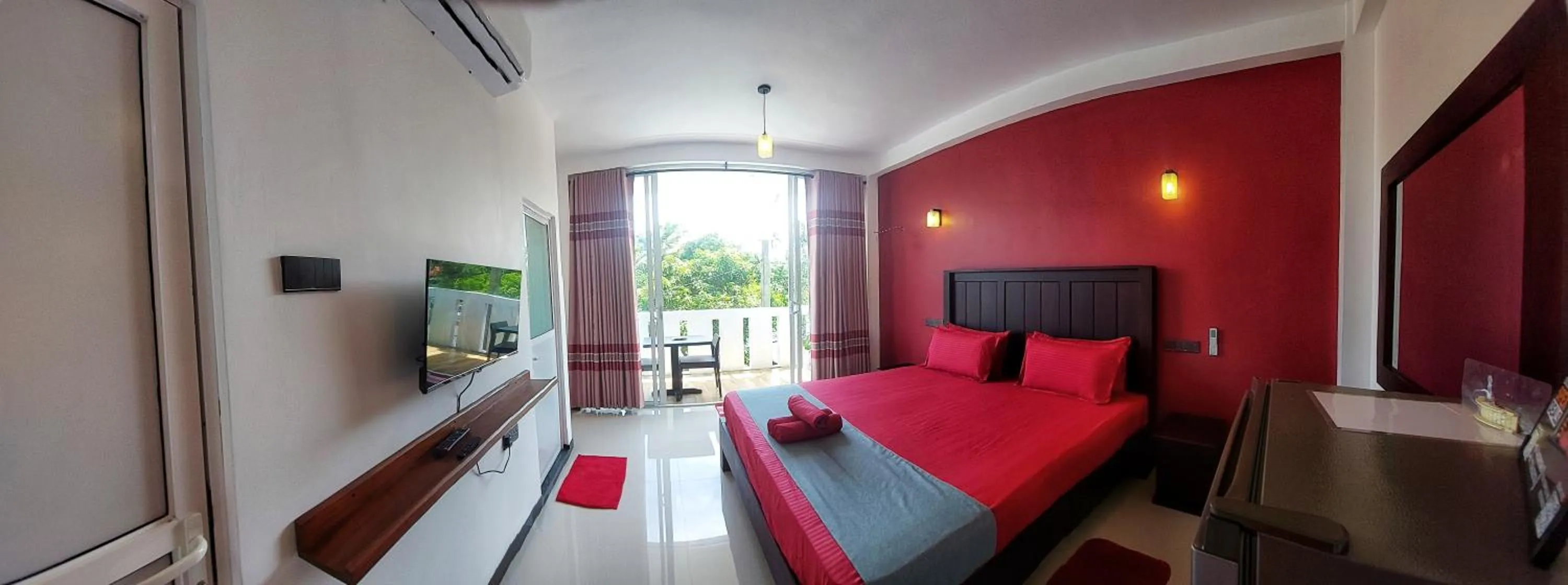 Photo of the whole room in CHEN VILLA - Near Airport