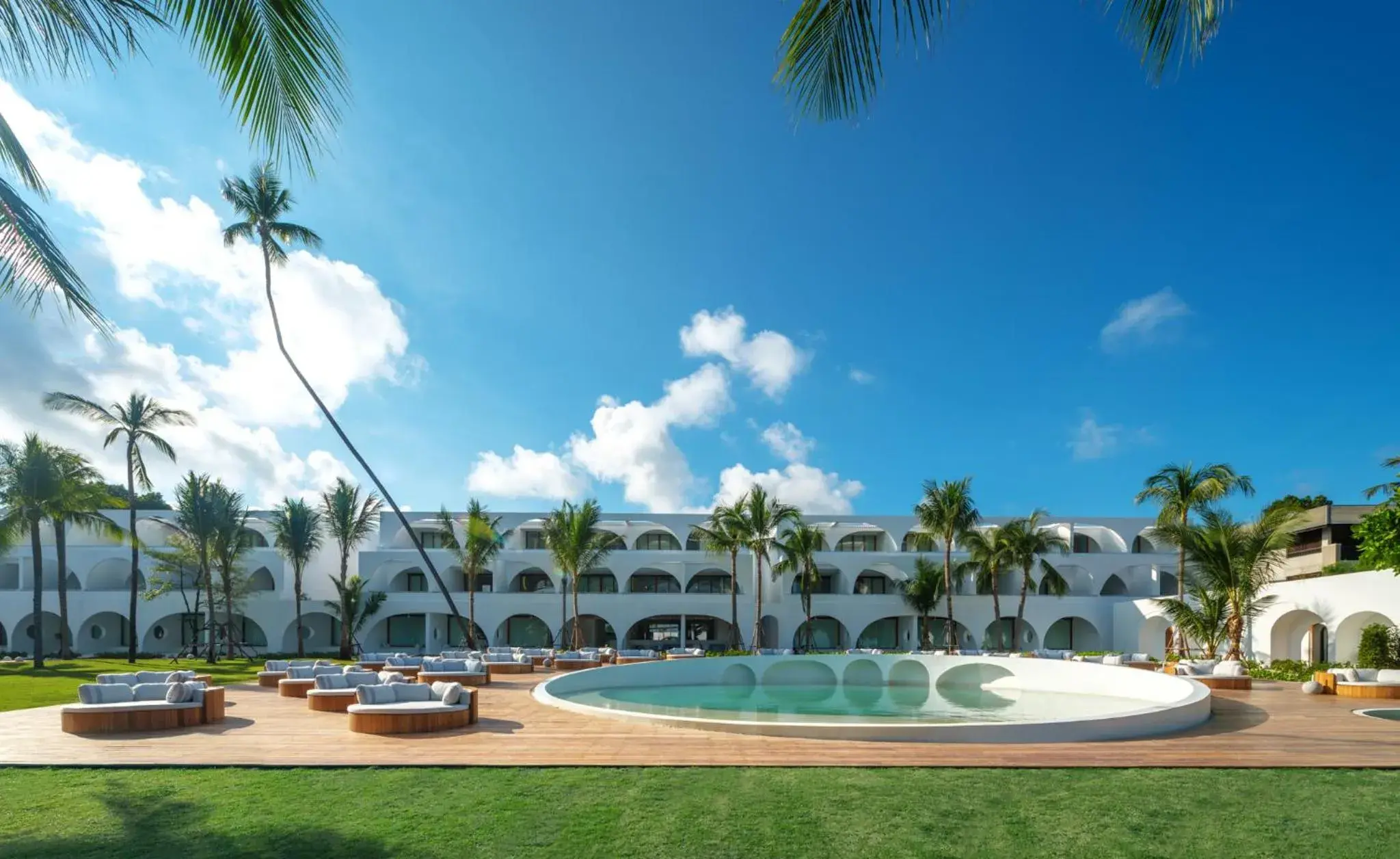 Facade/entrance in SALA Samui Chaweng Beach Resort Facade/entrance in SALA Samui Chaweng Beach Resort