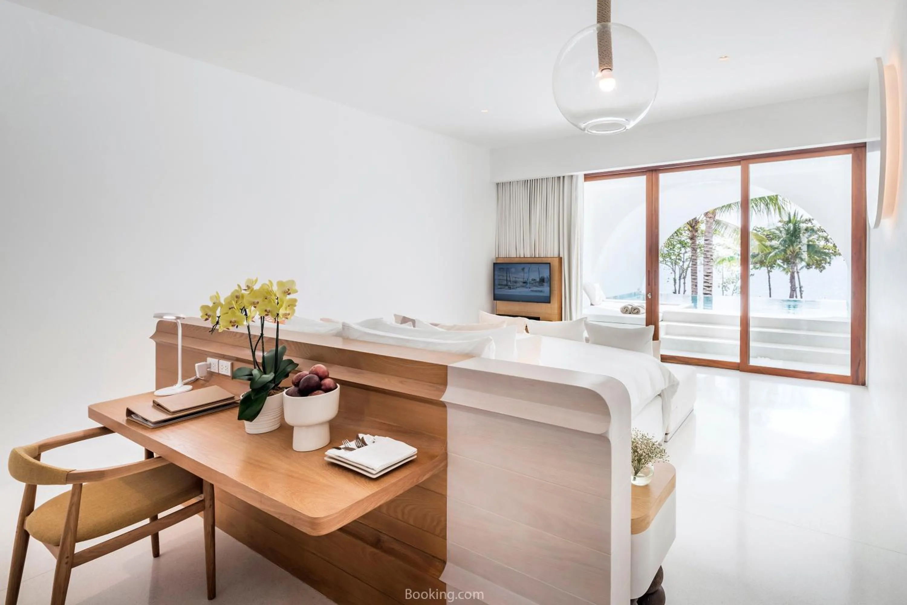 Photo of the whole room, Bed in SALA Samui Chaweng Beach Resort