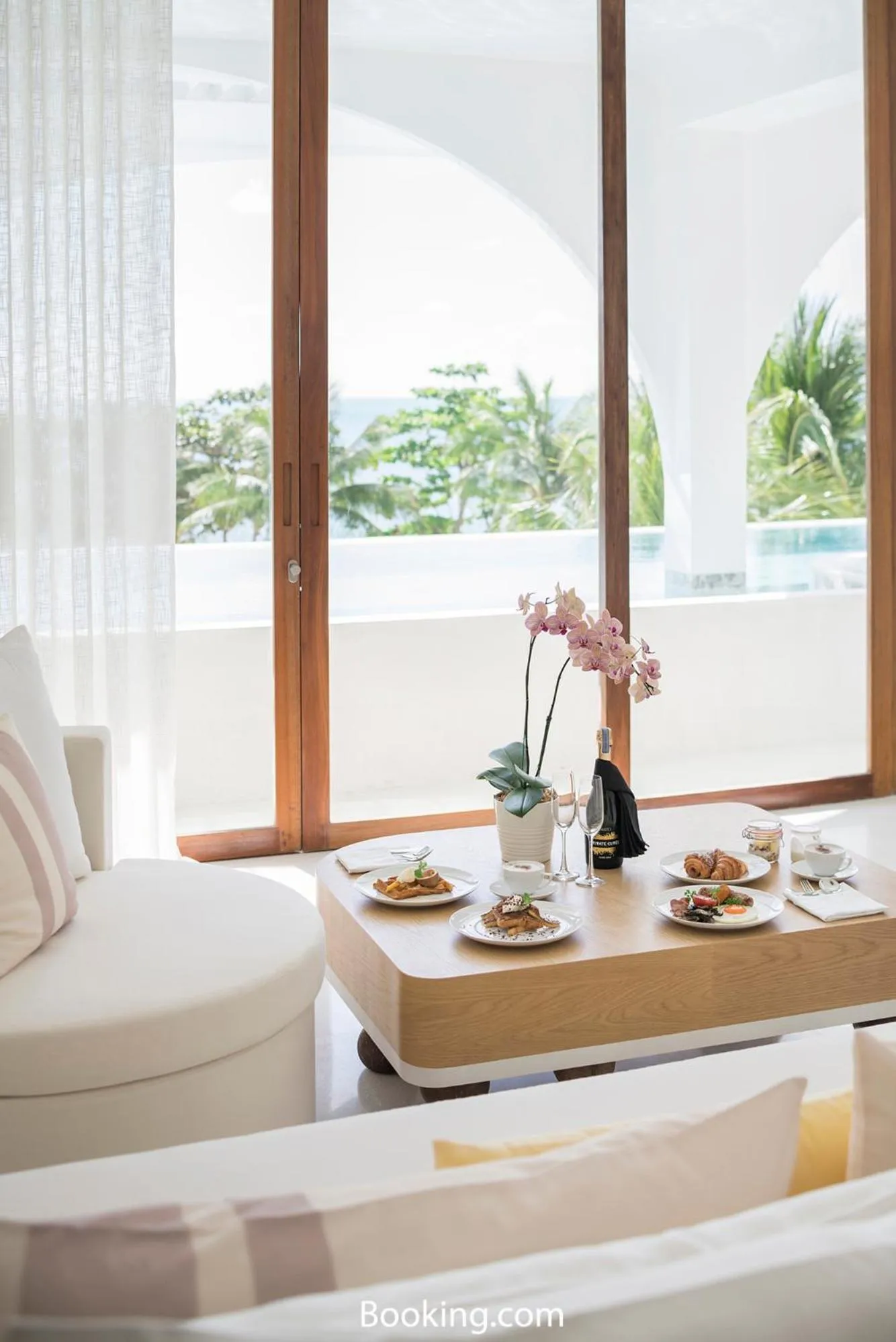 Area and facilities in SALA Samui Chaweng Beach Resort