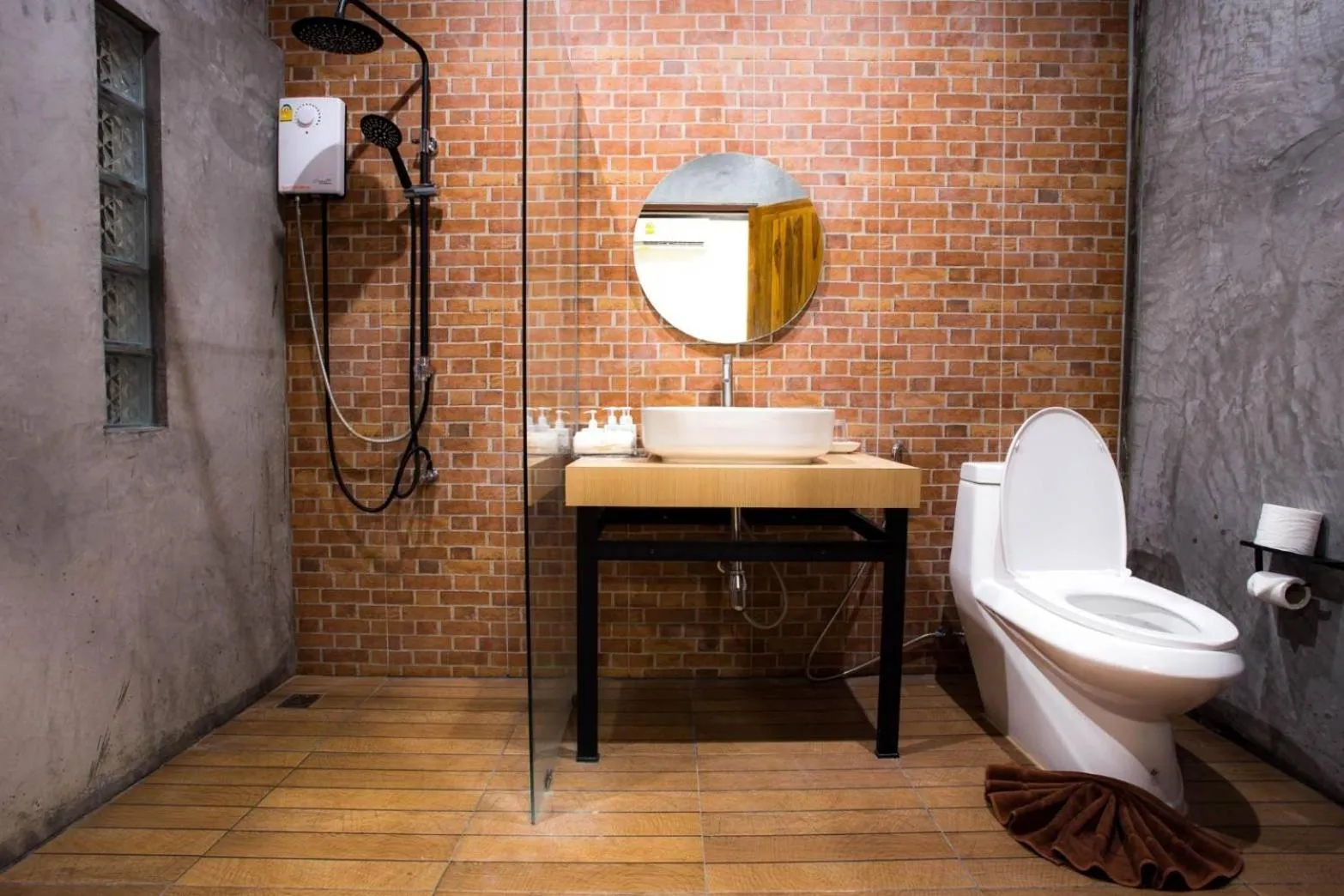 Shower in The Sun resort Ratchaburi