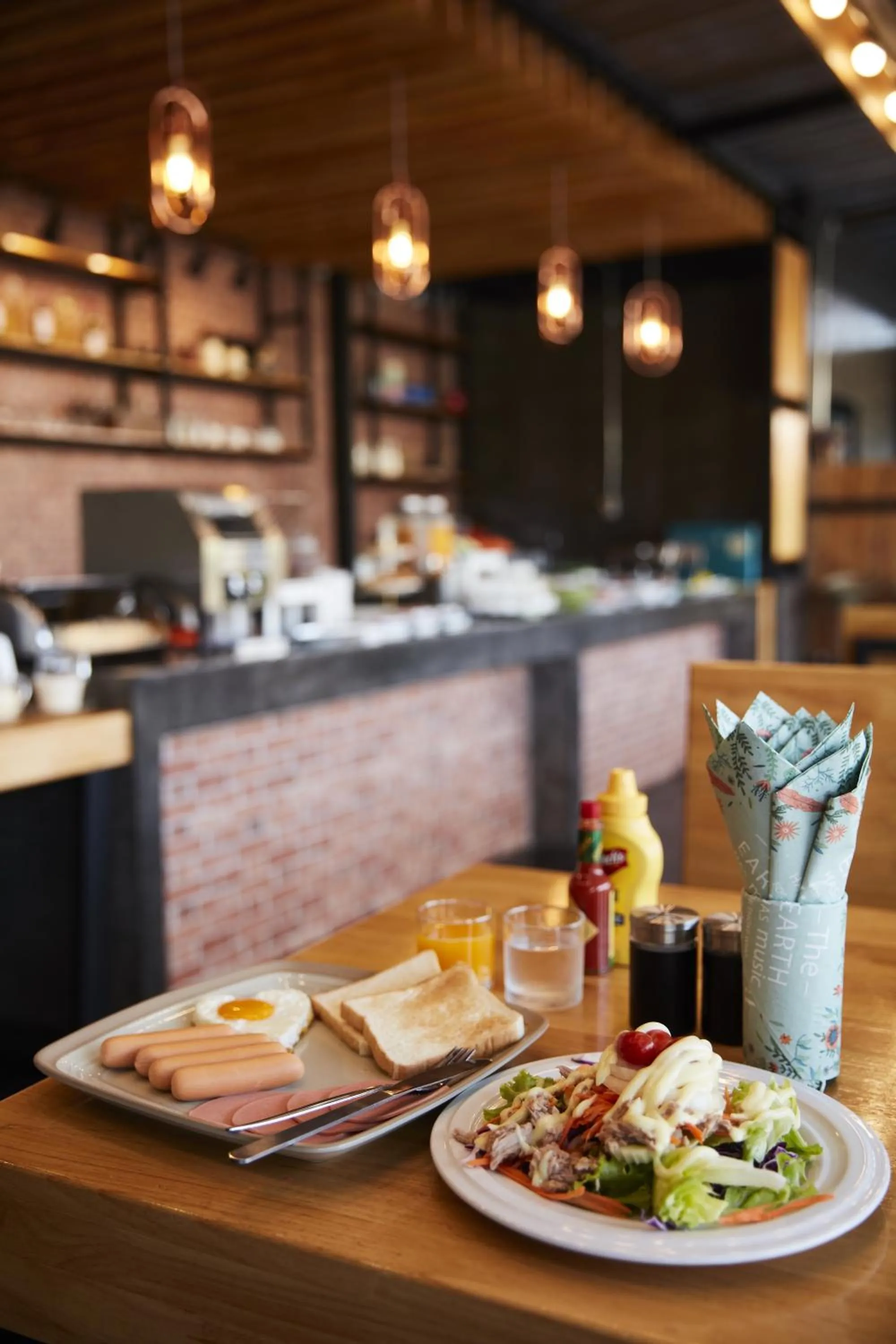 Food and drinks in The Sun resort Ratchaburi