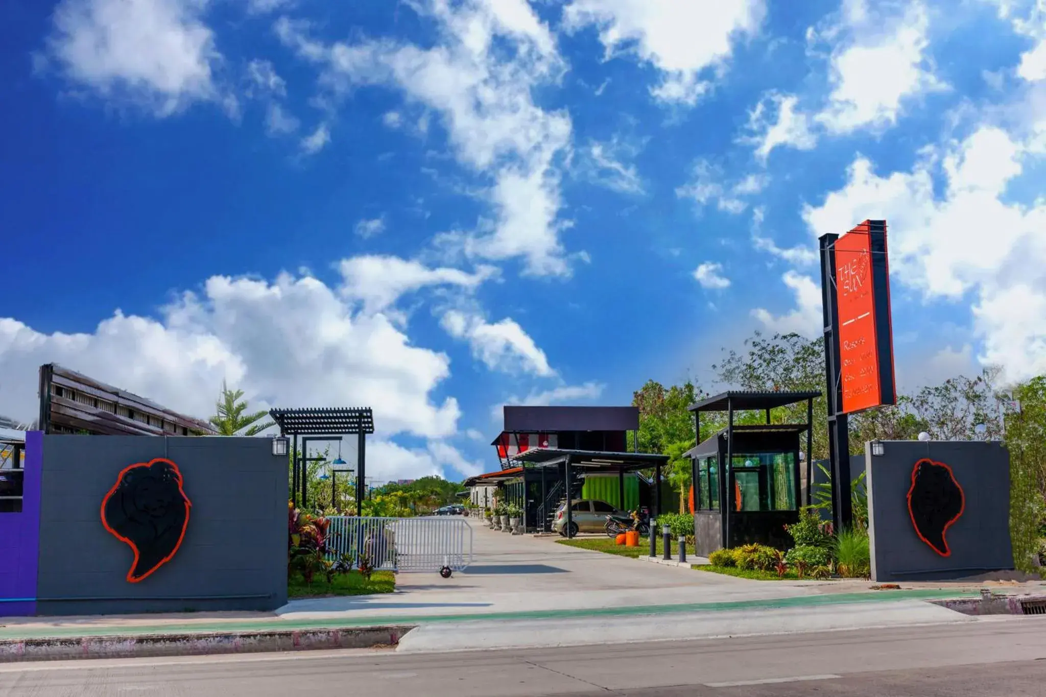 Facade/entrance in The Sun resort Ratchaburi Facade/entrance in The Sun resort Ratchaburi