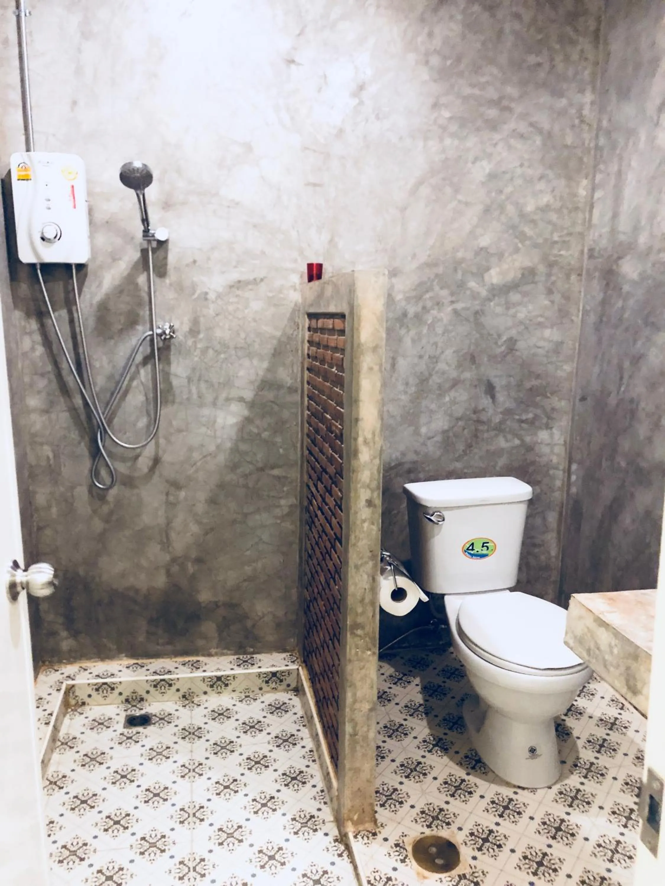 Shower in The Sun resort Ratchaburi