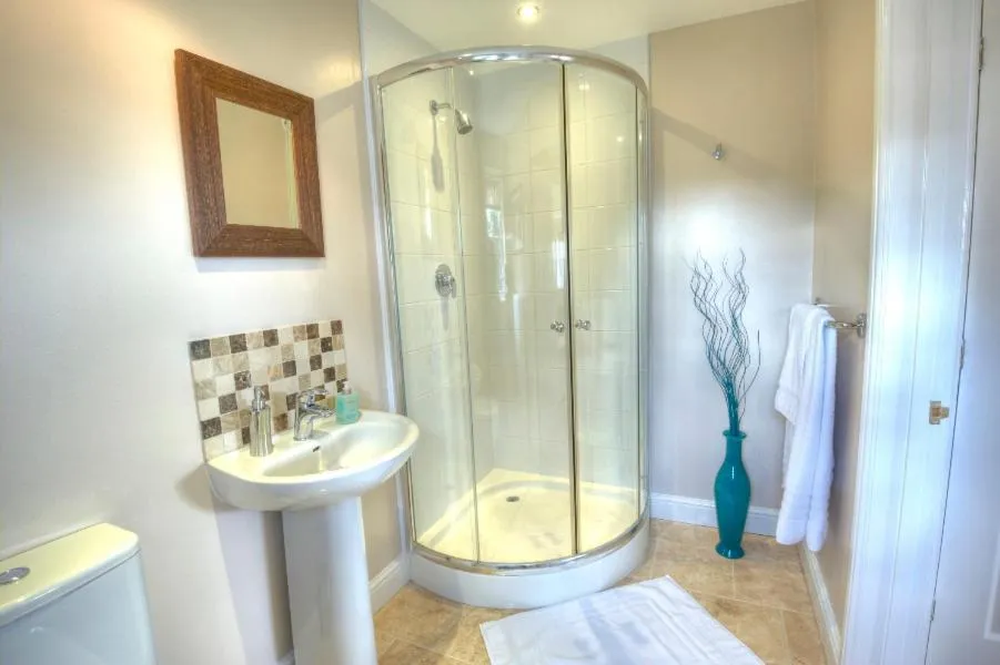 Bathroom in Sunset House Bed and Breakfast