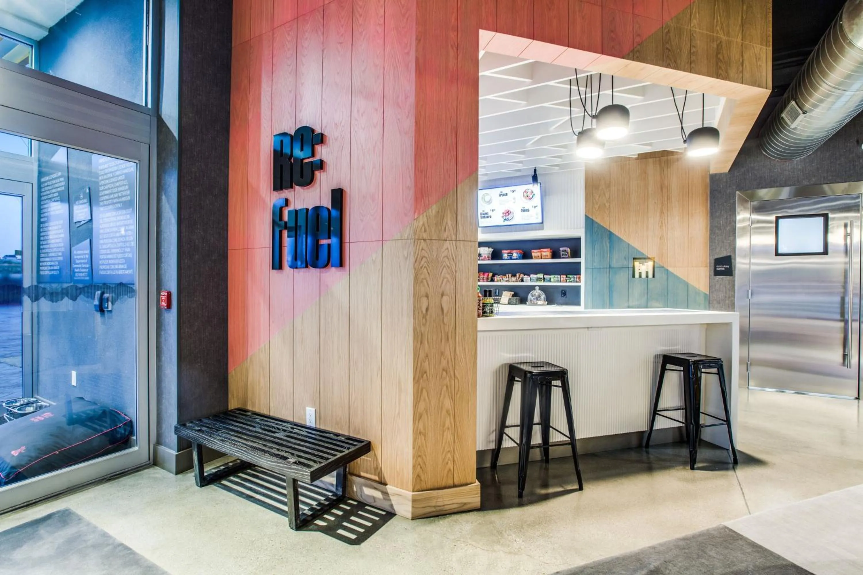 Restaurant/places to eat in Aloft Dallas Arlington Entertainment District