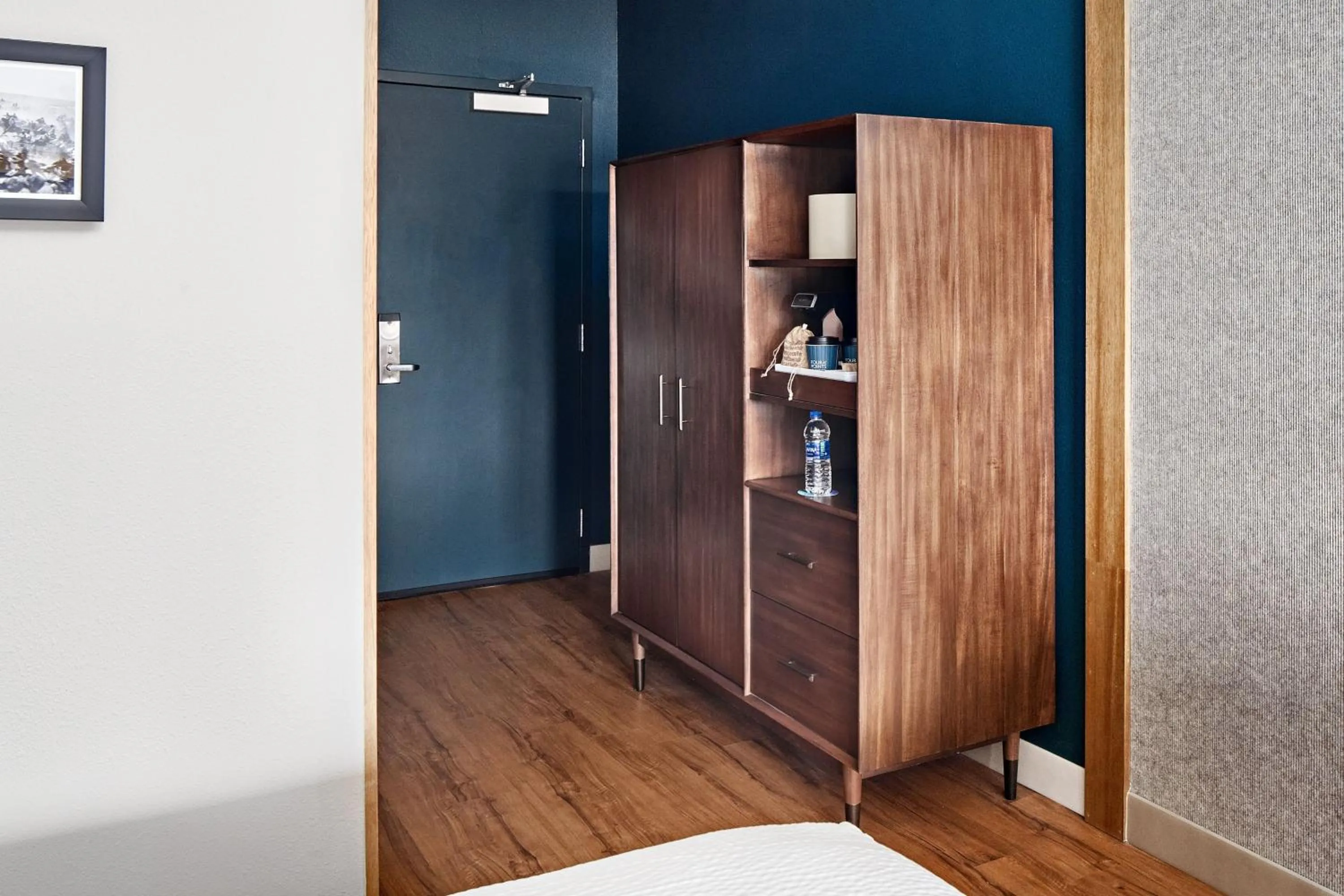 Photo of the whole room, Bed in Four Points by Sheraton Oklahoma City Airport