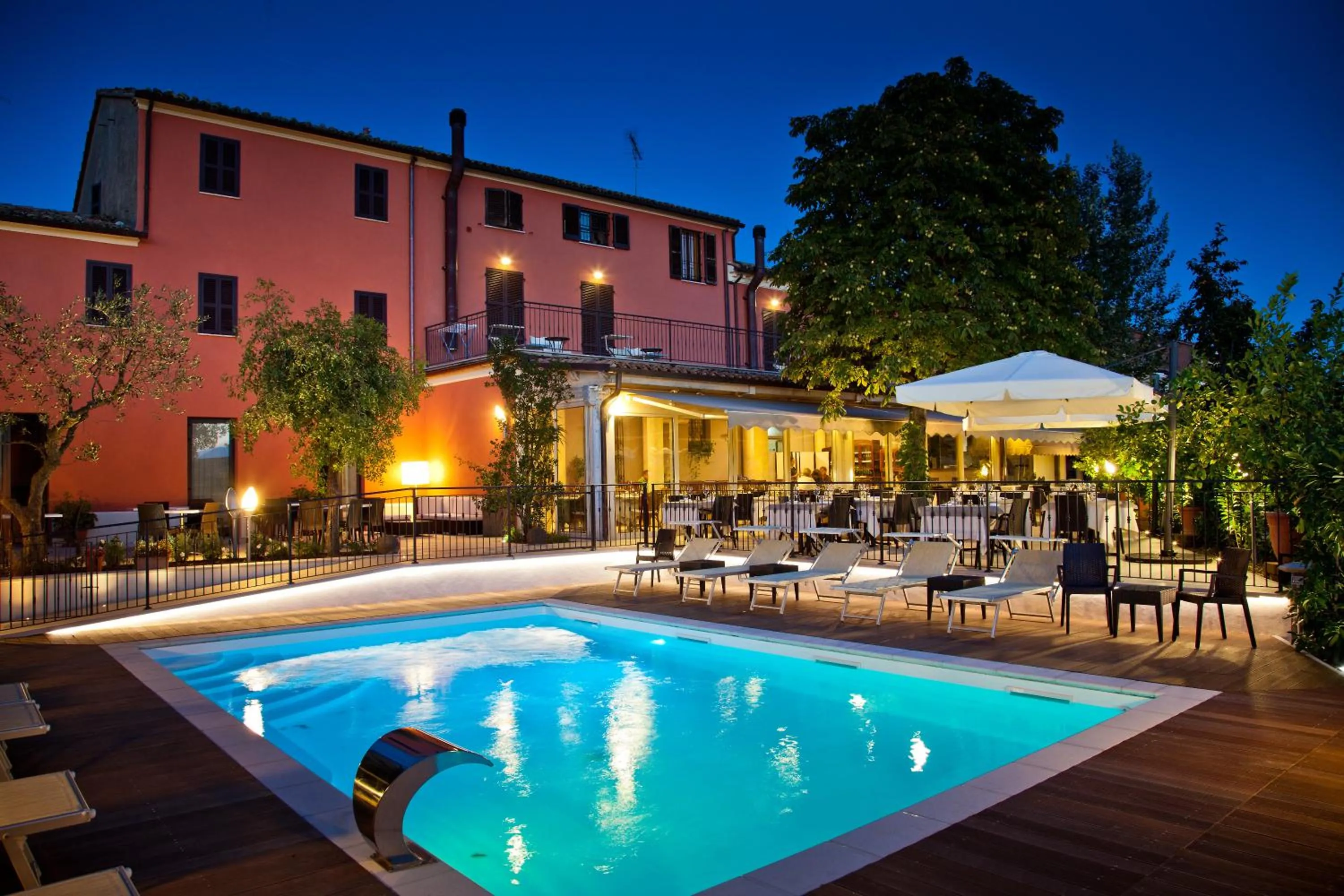 Swimming pool in Hotel La Palomba