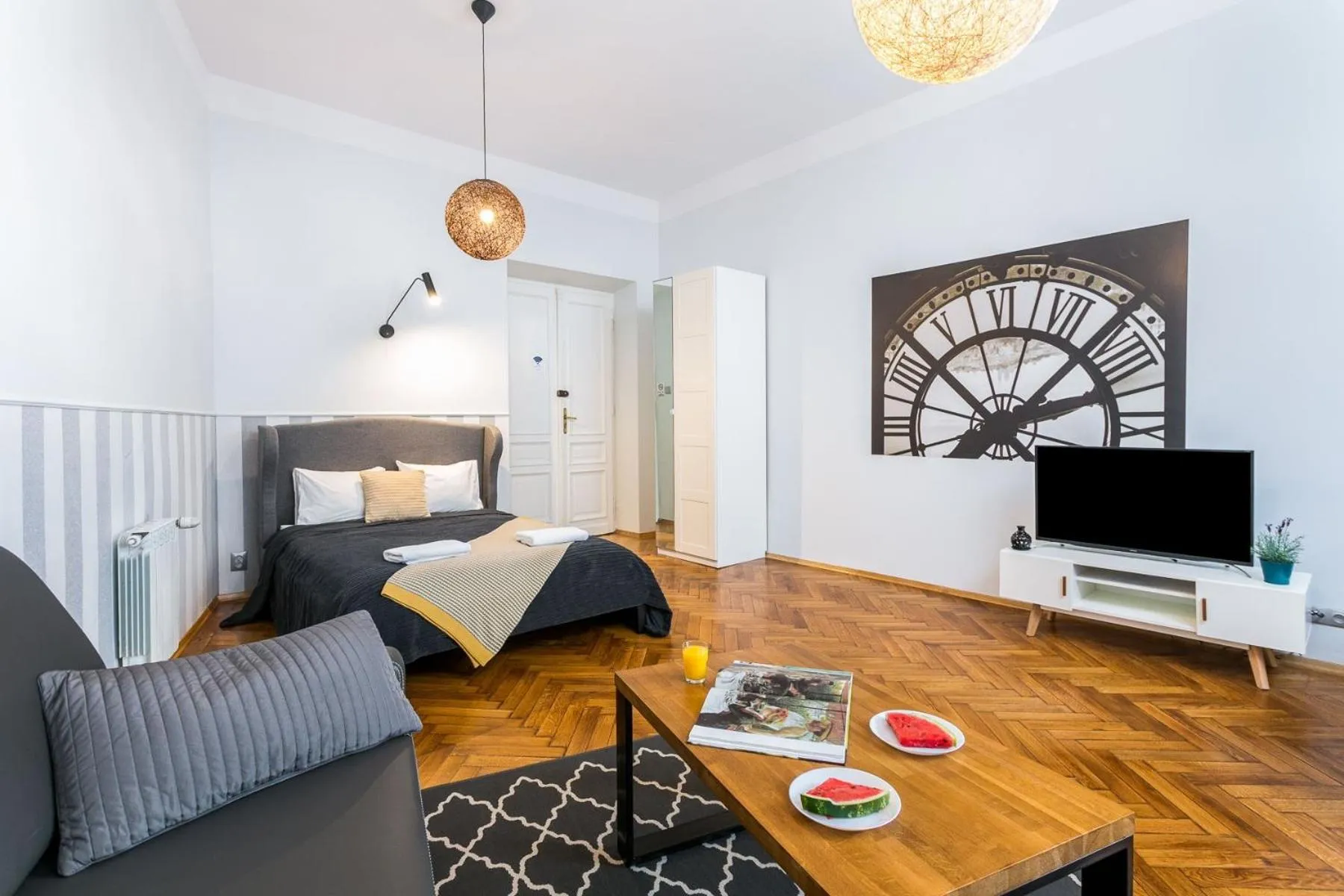 Bed in Exclusive Royal Apartments