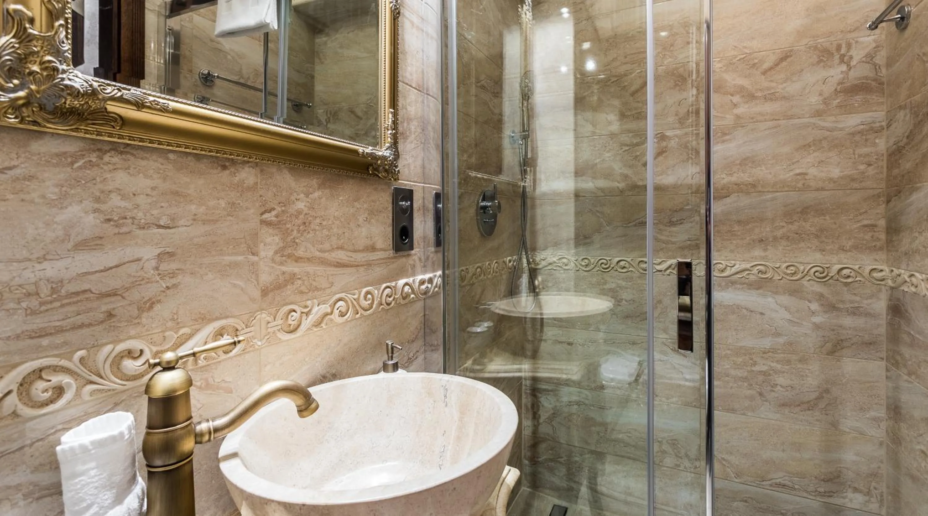 Bathroom in Exclusive Royal Apartments