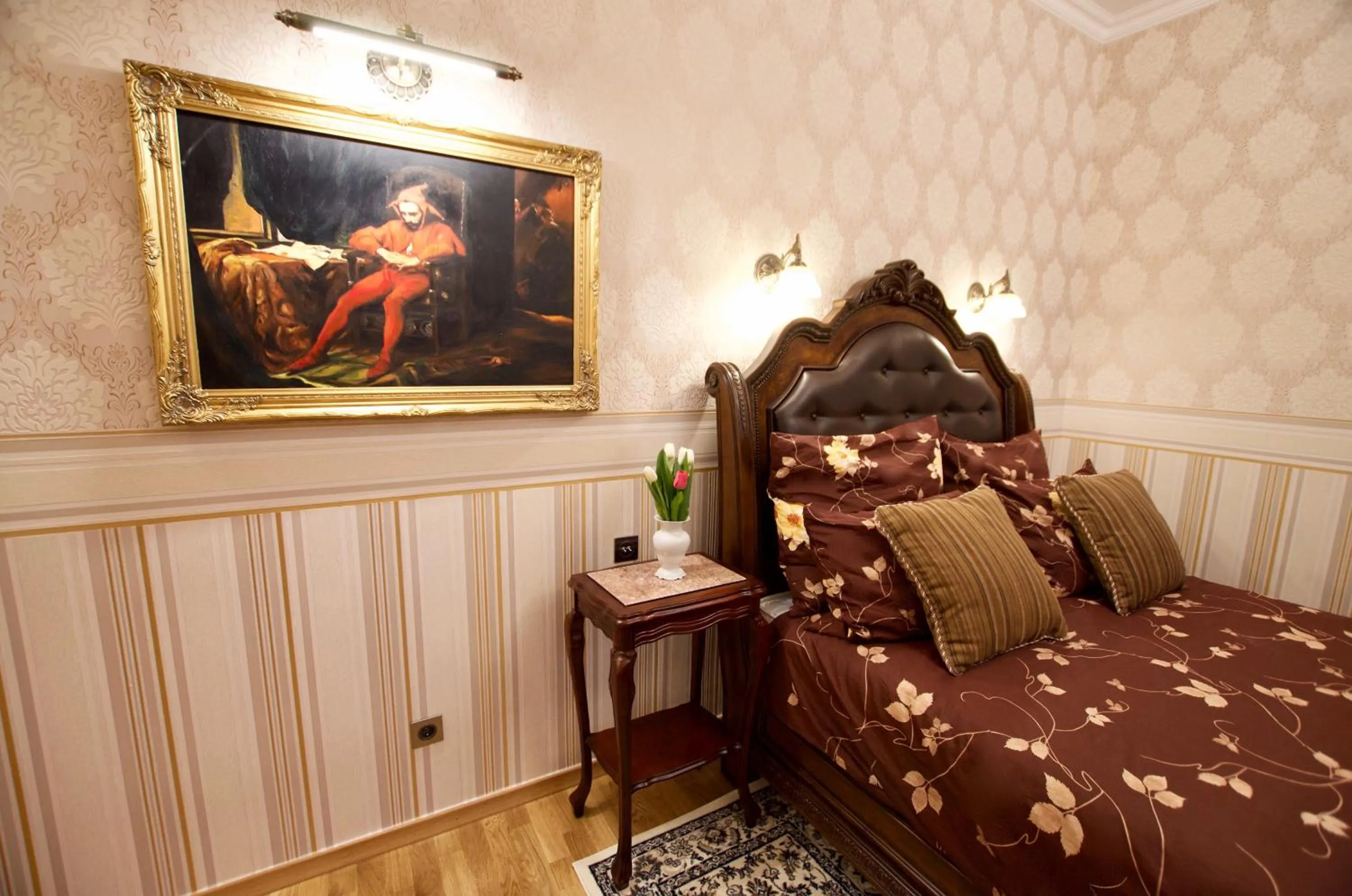 Bed in Exclusive Royal Apartments