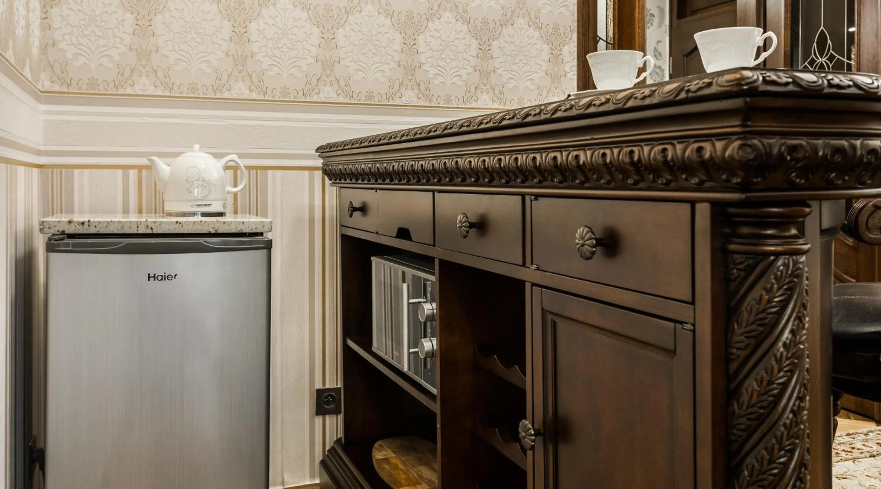 Kitchen or kitchenette in Exclusive Royal Apartments