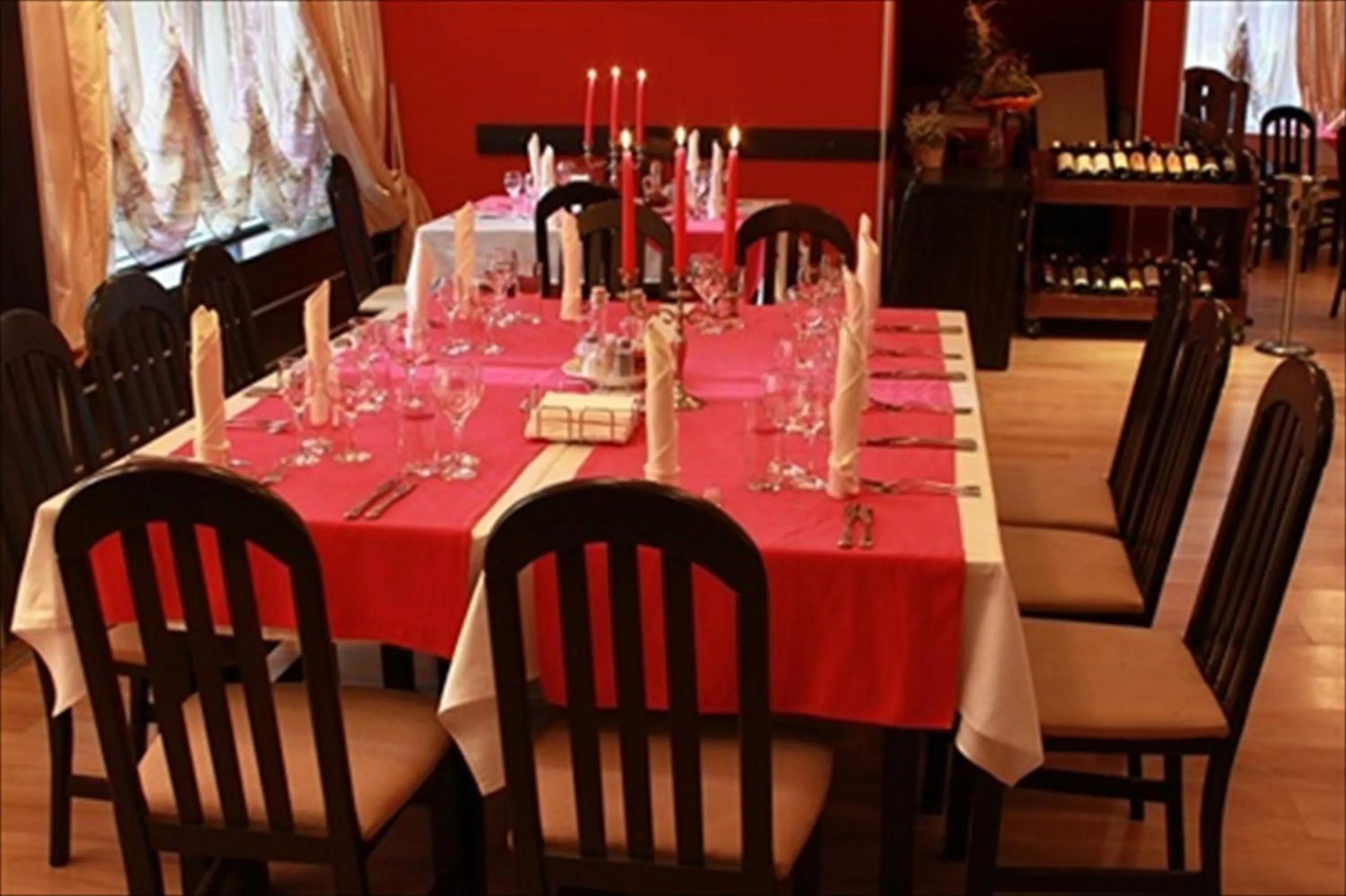 Restaurant/places to eat in Hotel Real