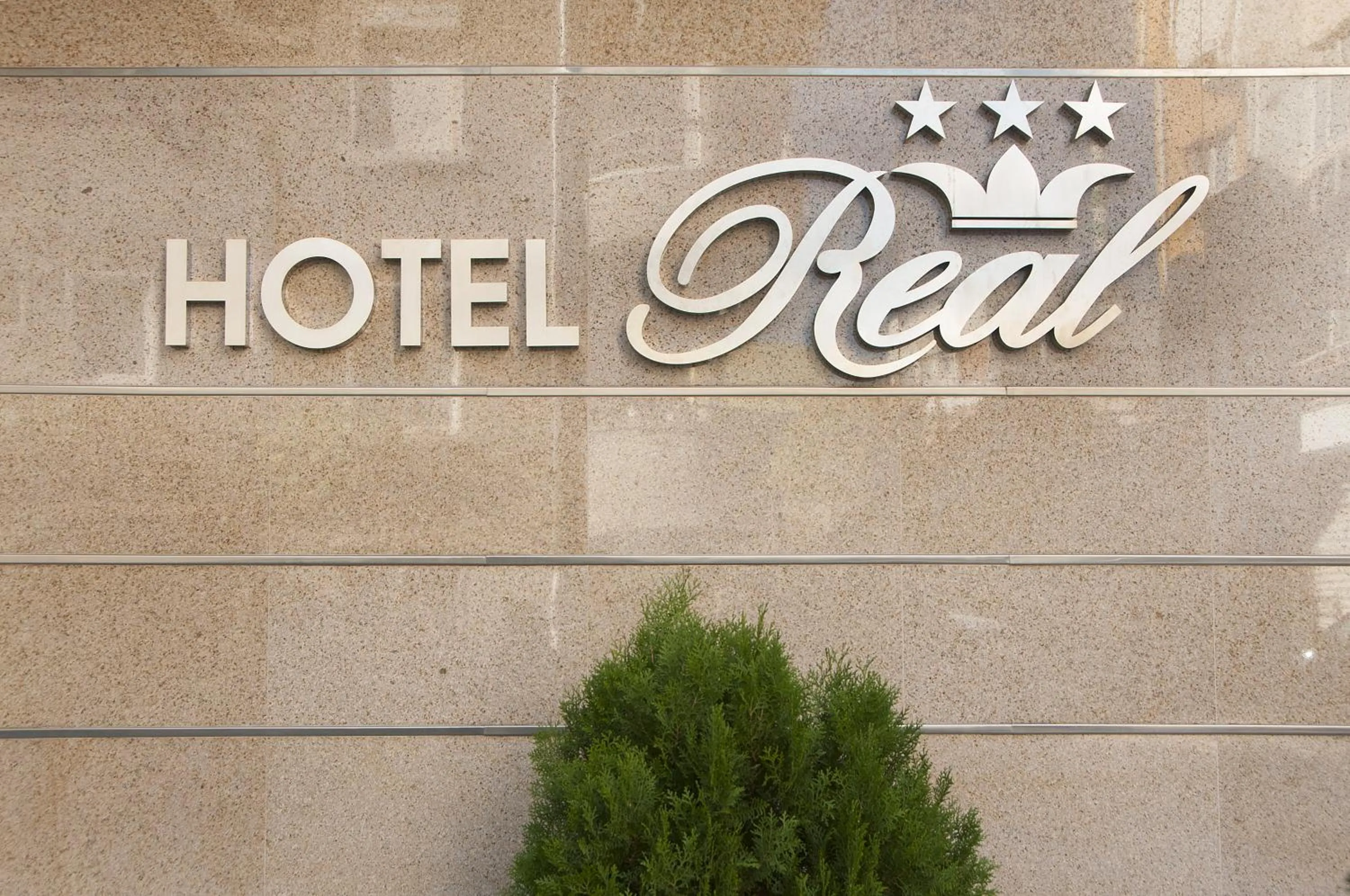 Facade/entrance in Hotel Real