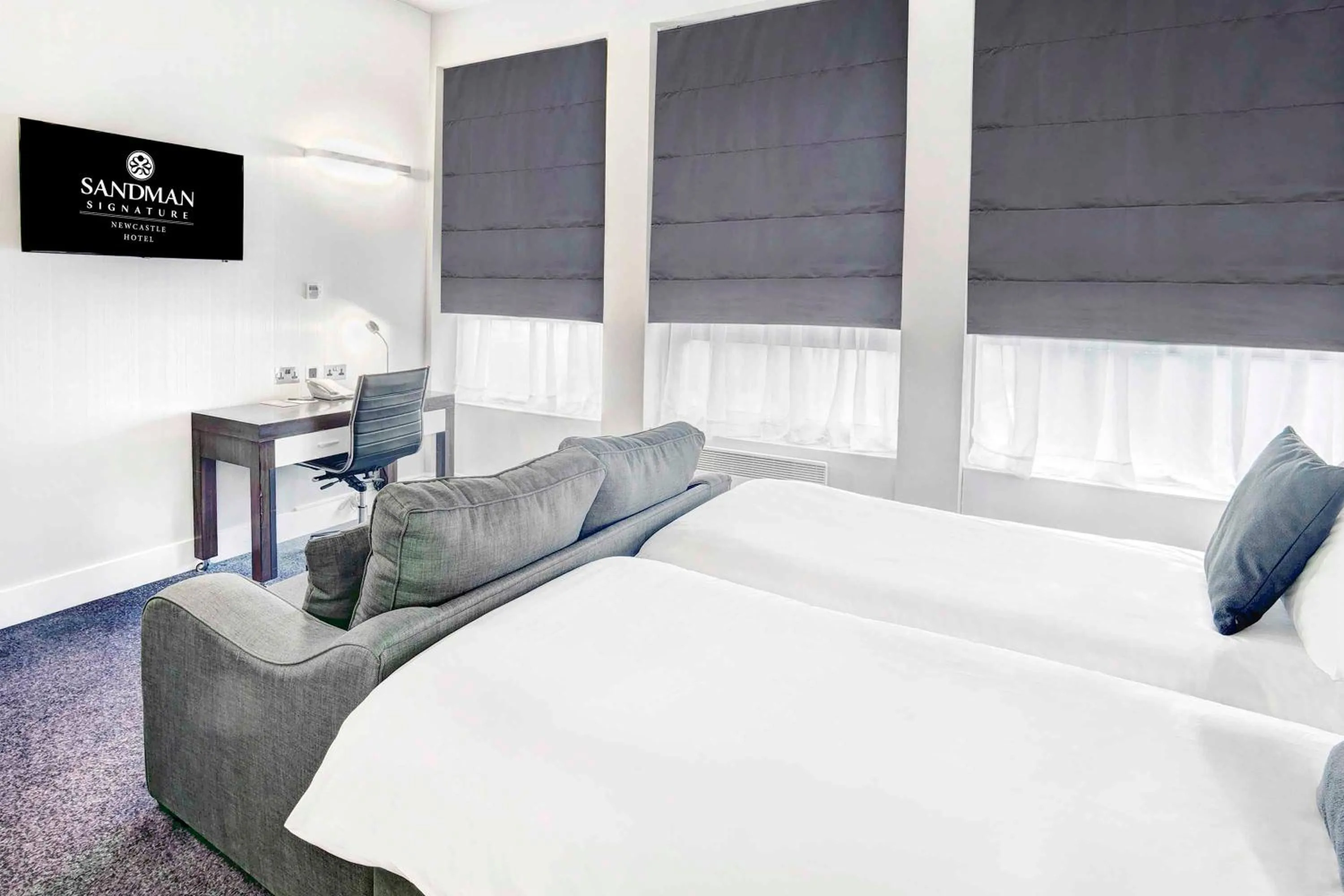 Photo of the whole room, Bed in Sandman Signature Newcastle Hotel