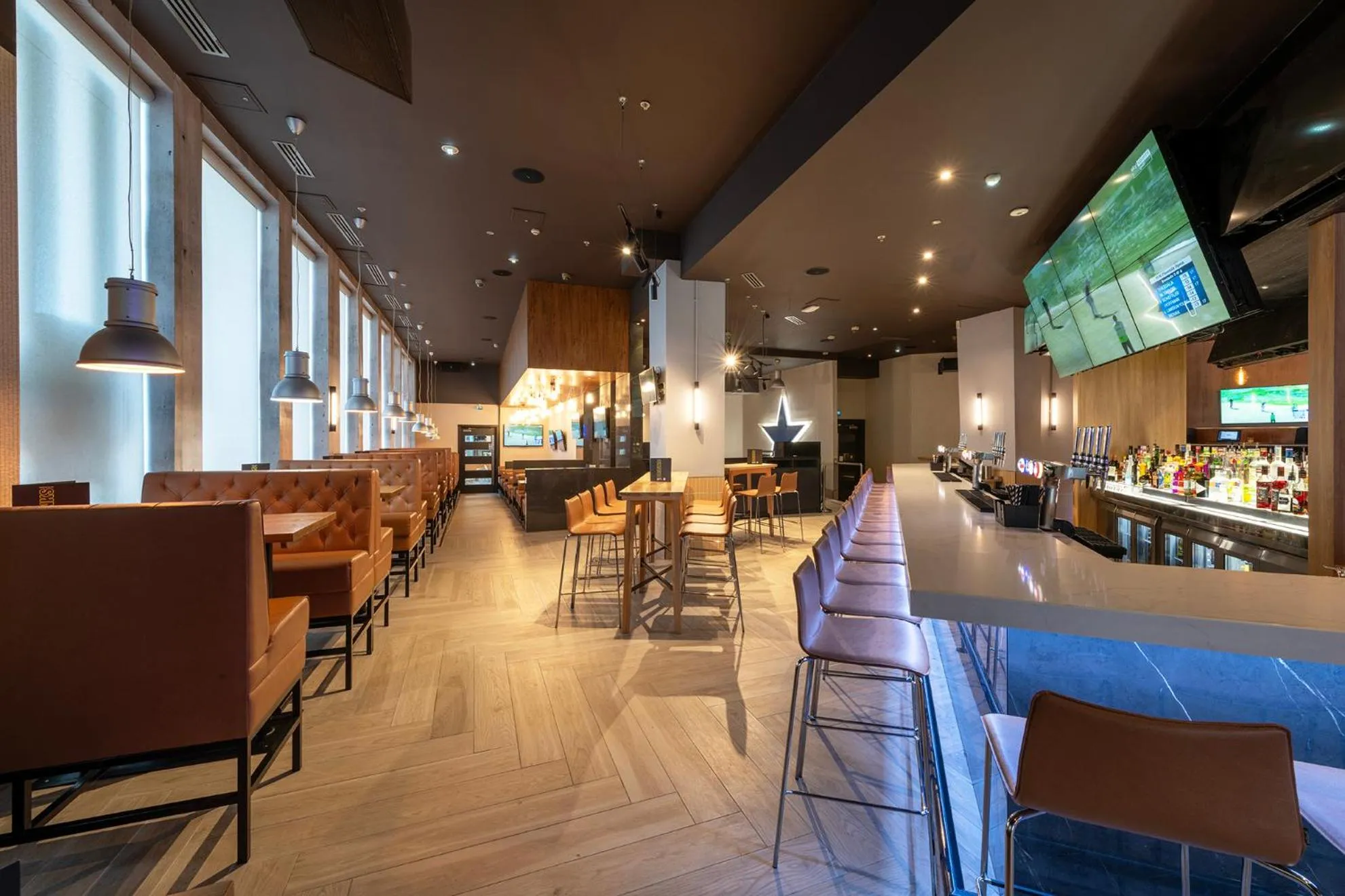 Restaurant/places to eat in Sandman Signature Newcastle Hotel