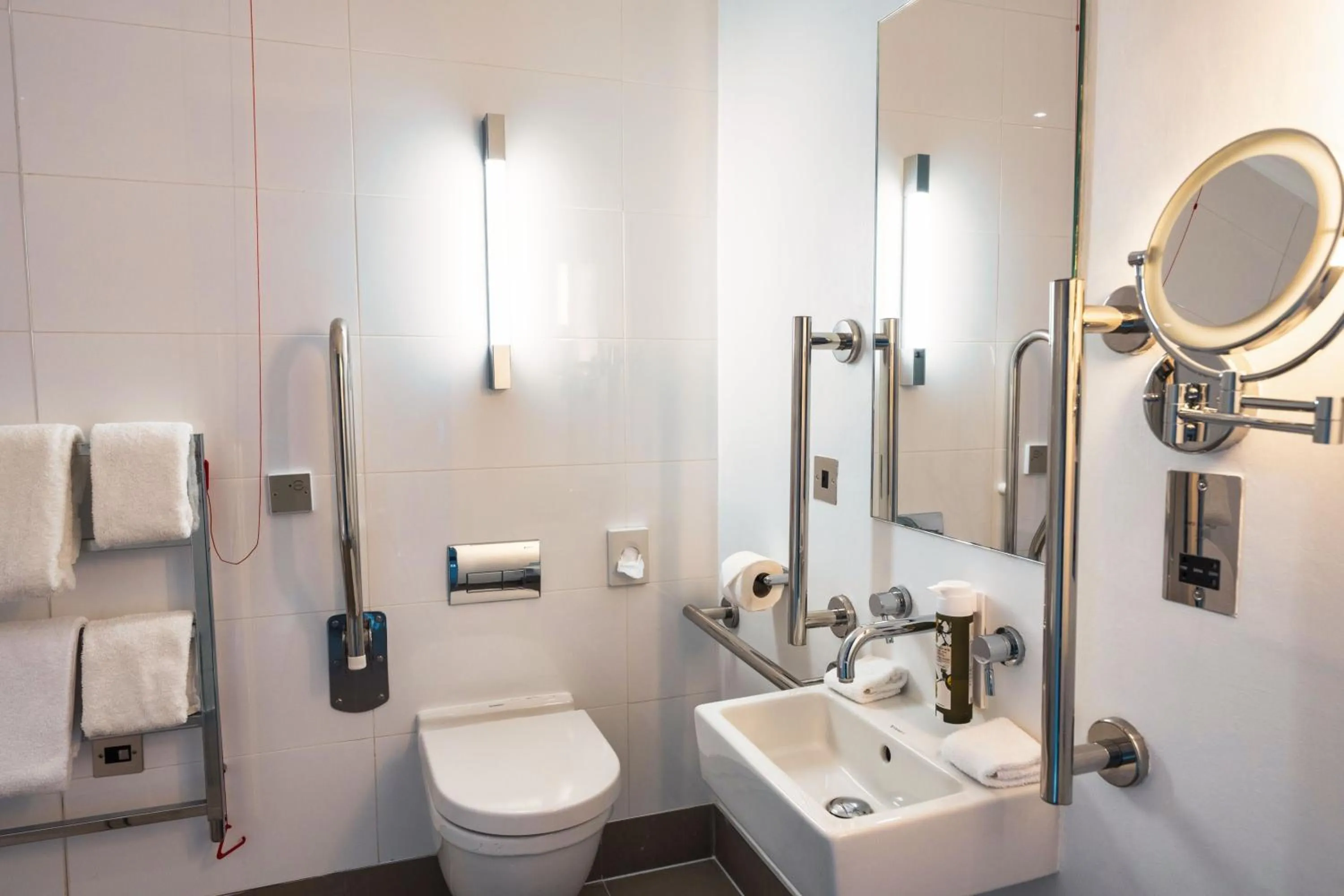 Bathroom in Sandman Signature Newcastle Hotel