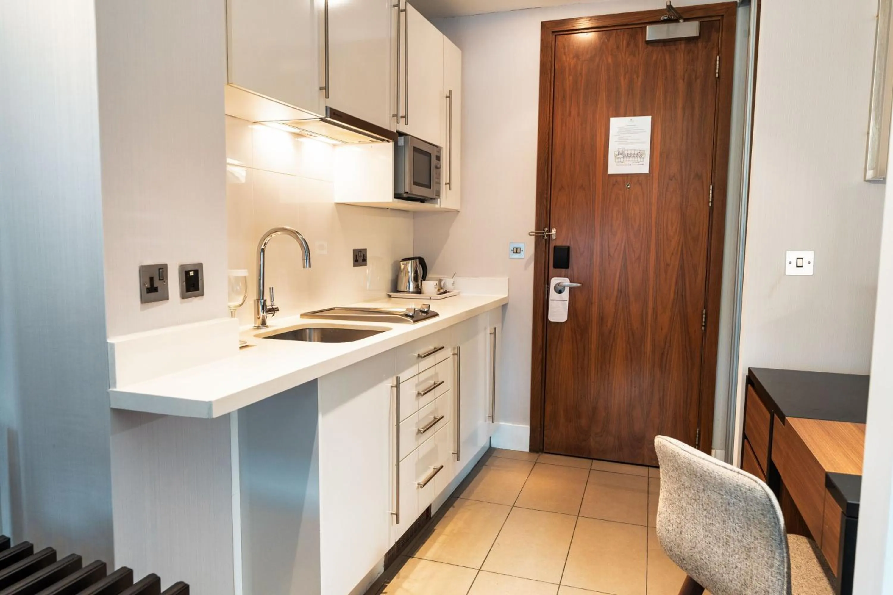 Kitchen or kitchenette in Sandman Signature Newcastle Hotel