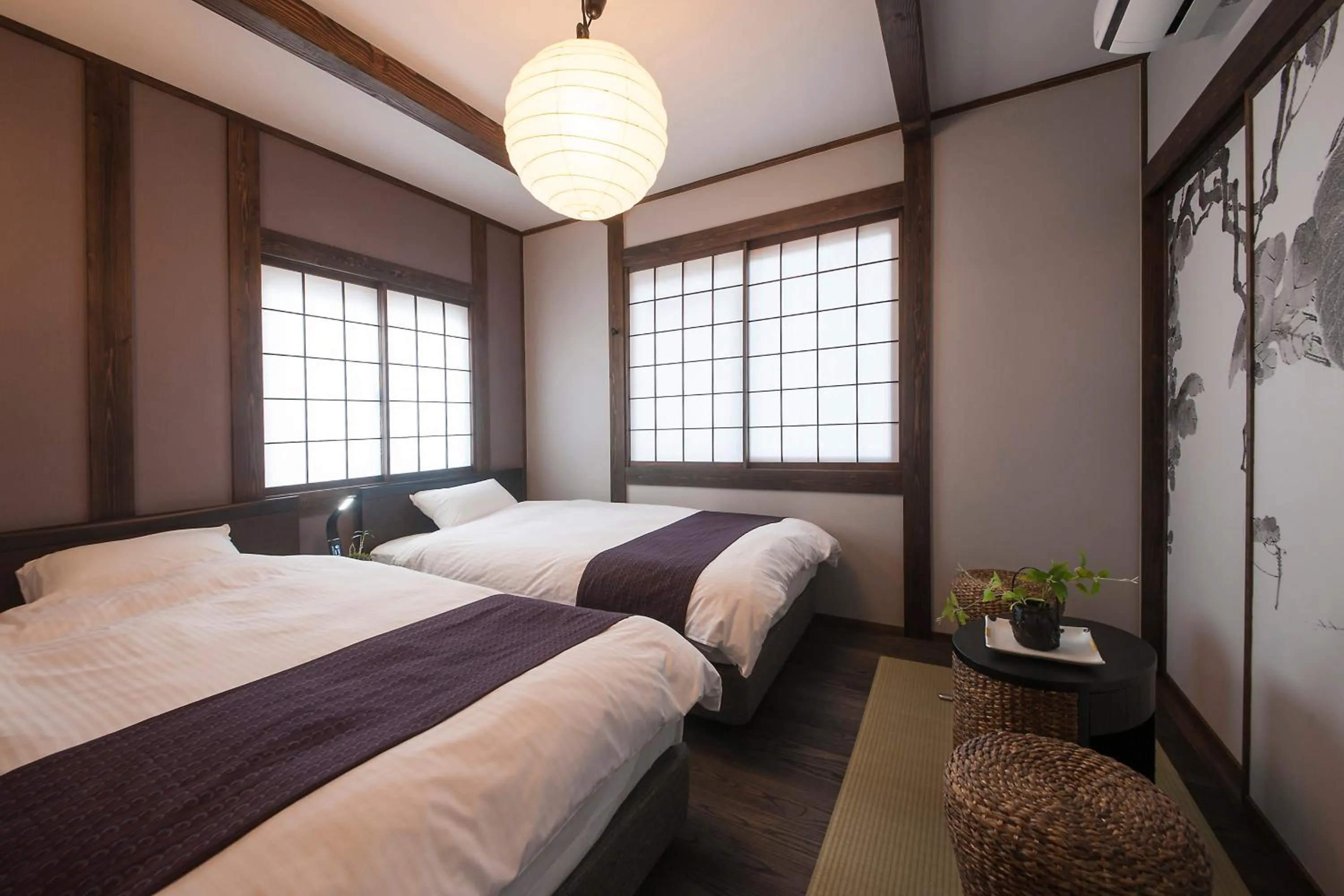 Bedroom, Bed in Daimaru-un