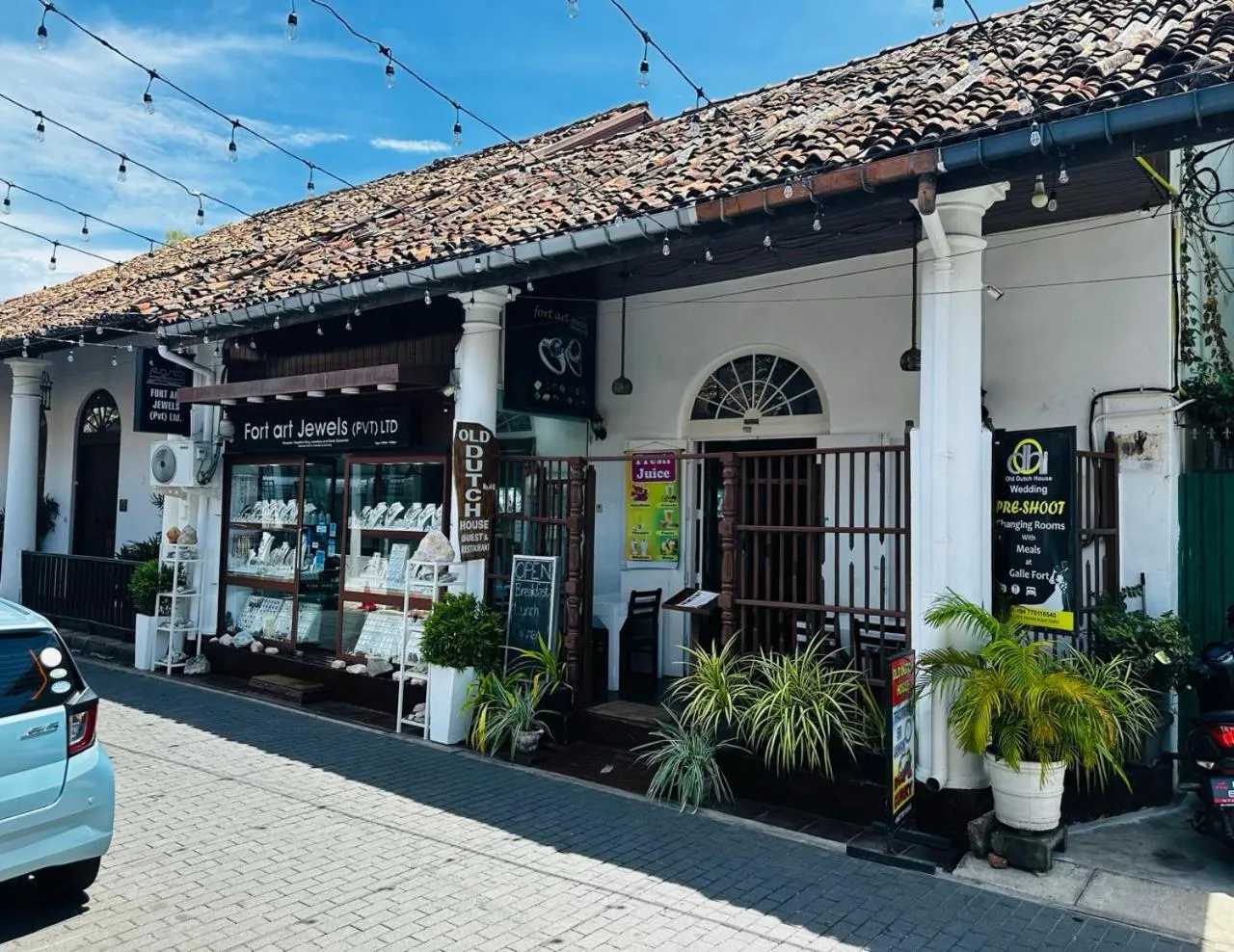 Old Dutch House