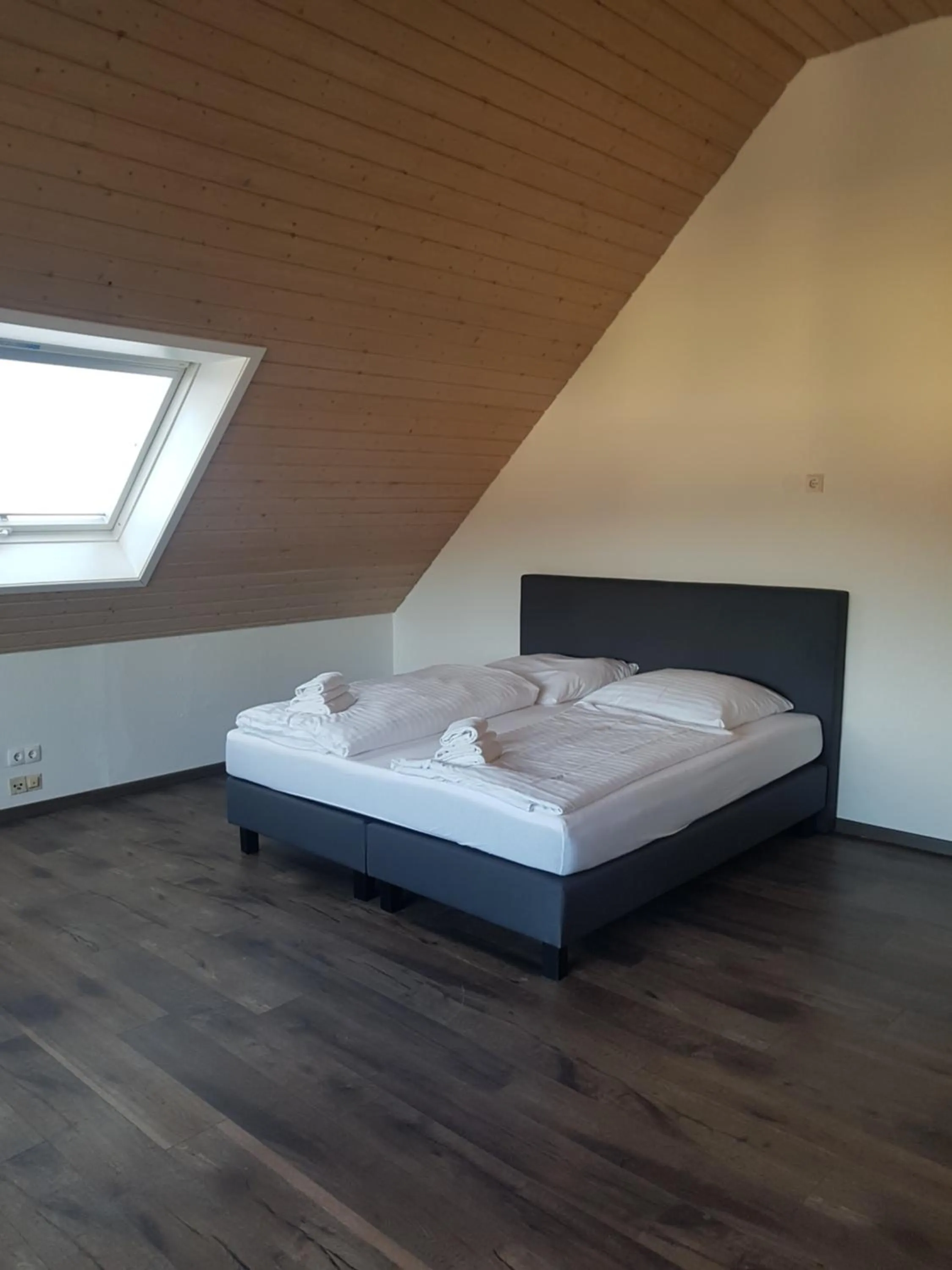 Bedroom, Bed in Eisberg Gästehaus & De Luxe Appartements