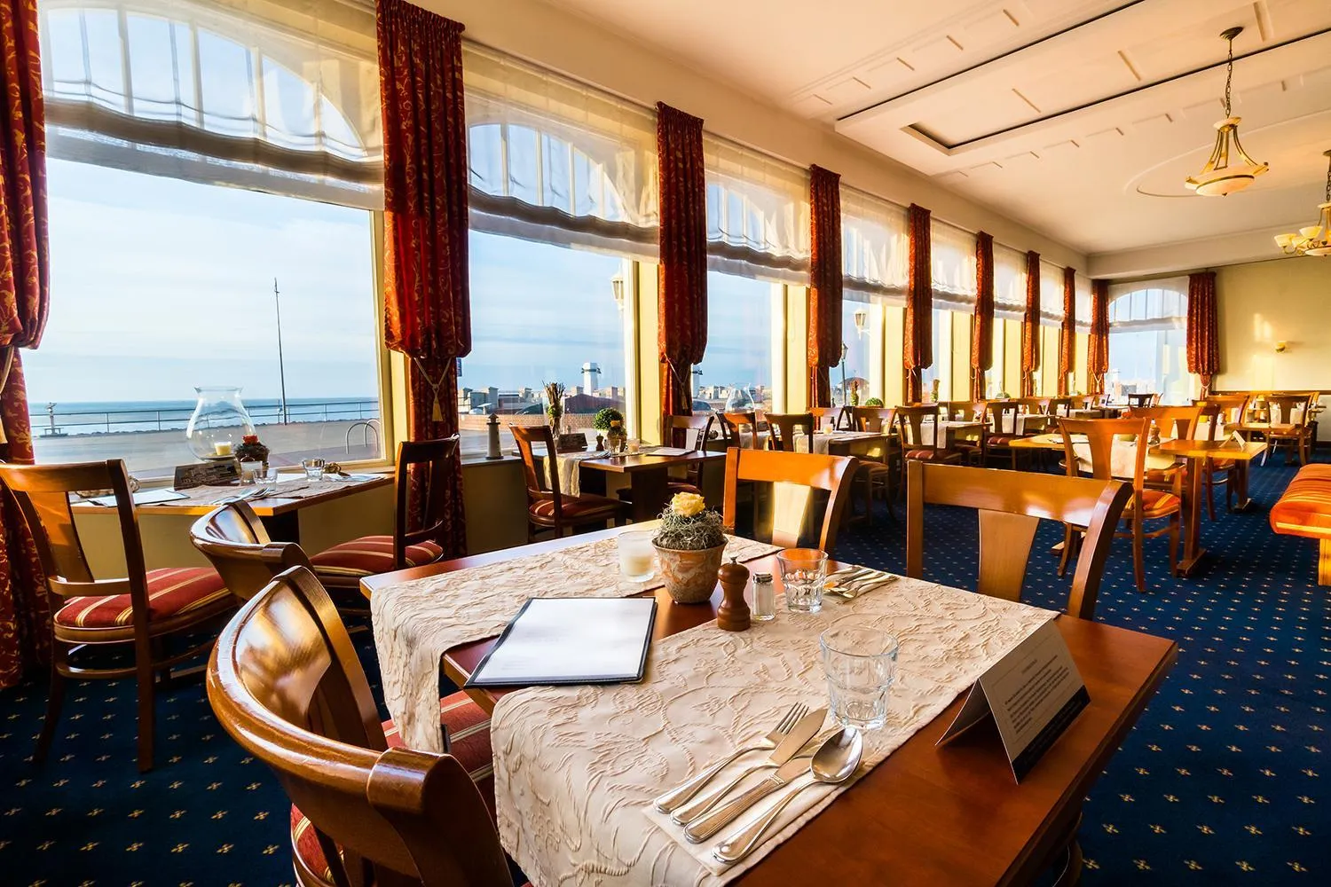 Restaurant/places to eat in Strandhotel Ostfriesenhof