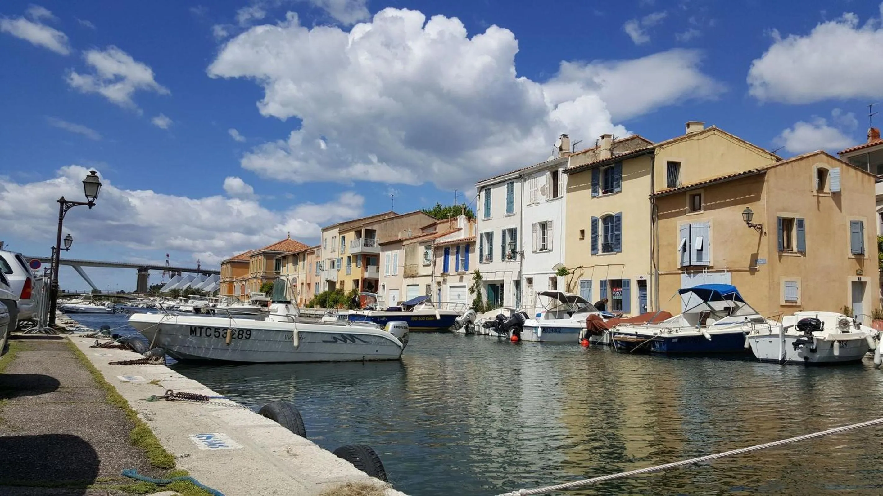 Day in Hôtel L'Hacienda