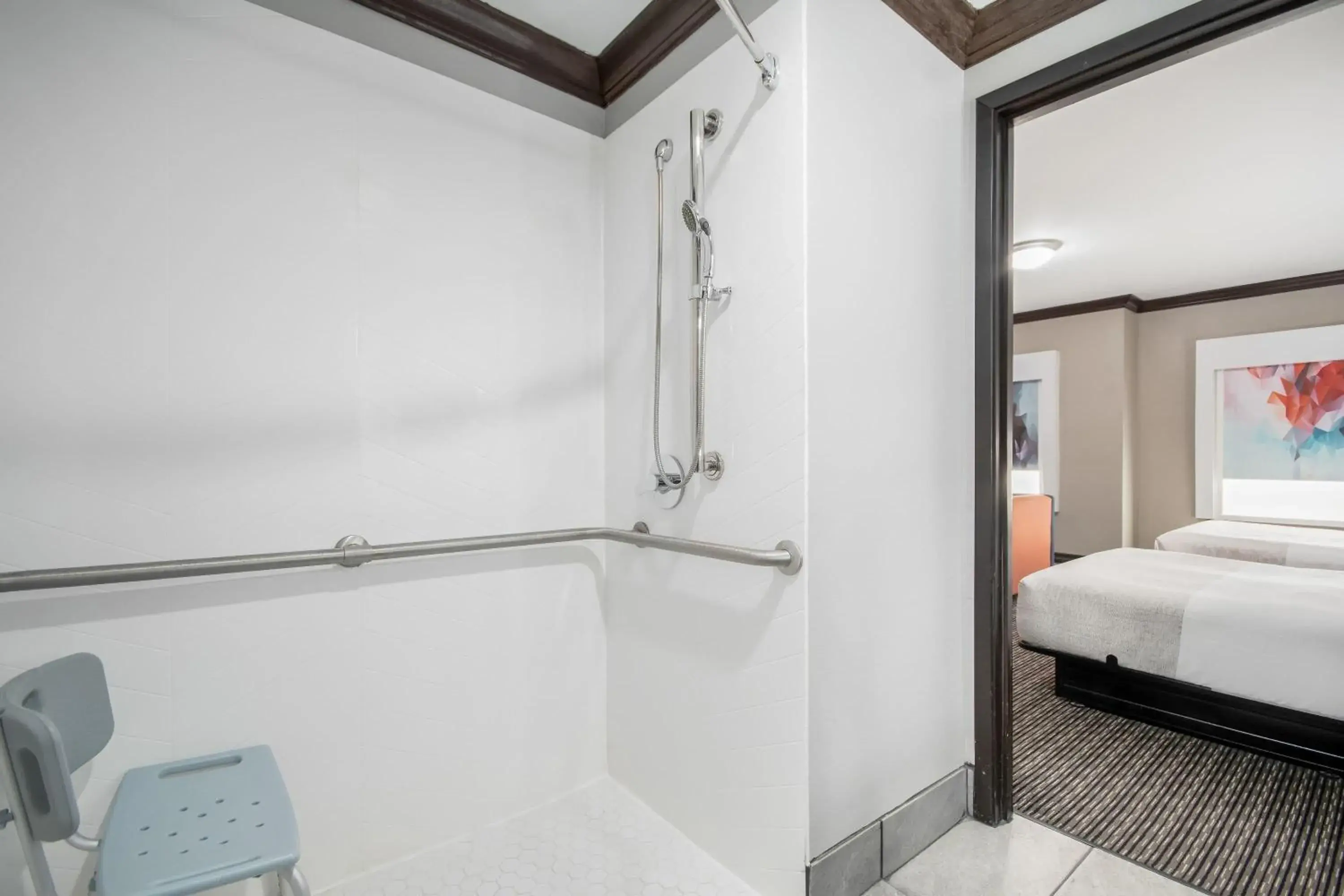 Shower, Bed in Hawthorn Suites by Wyndham Lubbock Shower, Bed in Hawthorn Suites by Wyndham Lubbock