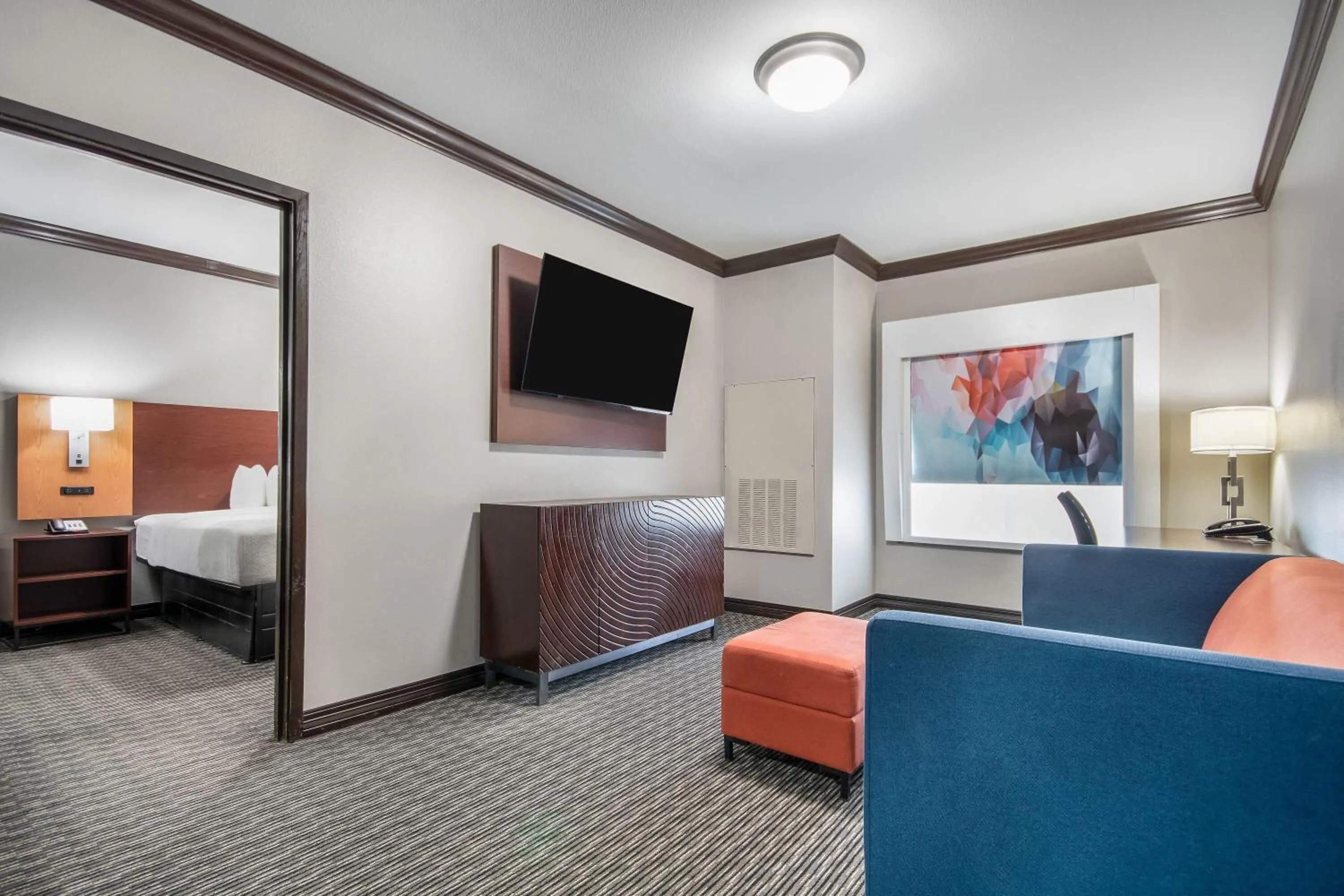 Photo of the whole room, Bed in Hawthorn Suites by Wyndham Lubbock