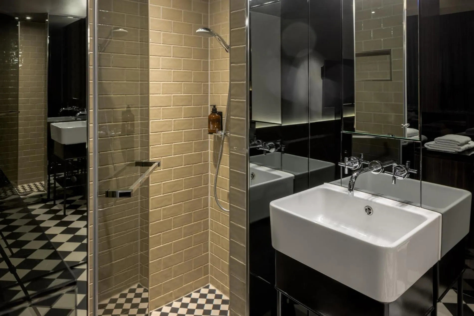 Shower in Hotel MANI by AMANO