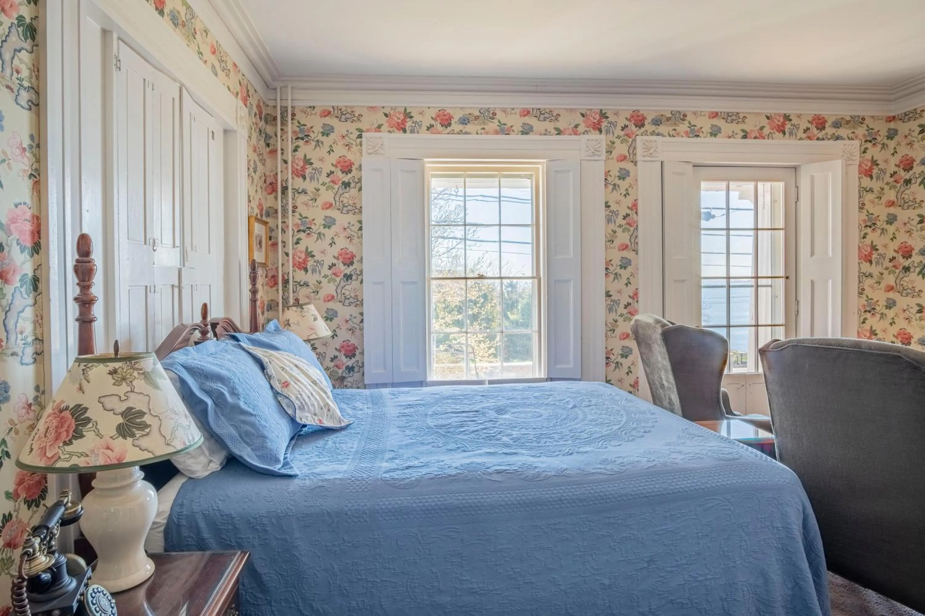 Bed in Yankee Clipper Inn