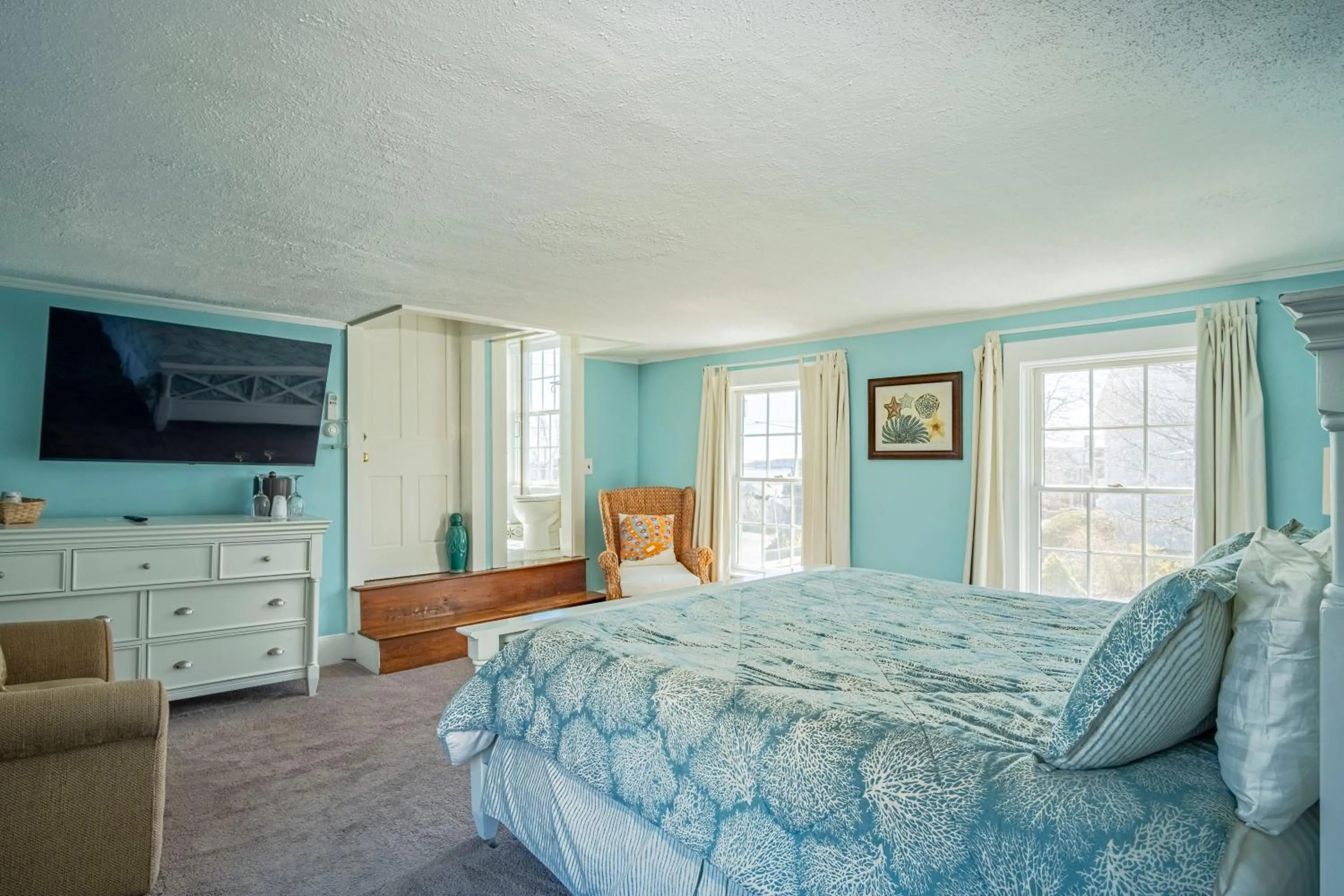 Bed in Yankee Clipper Inn