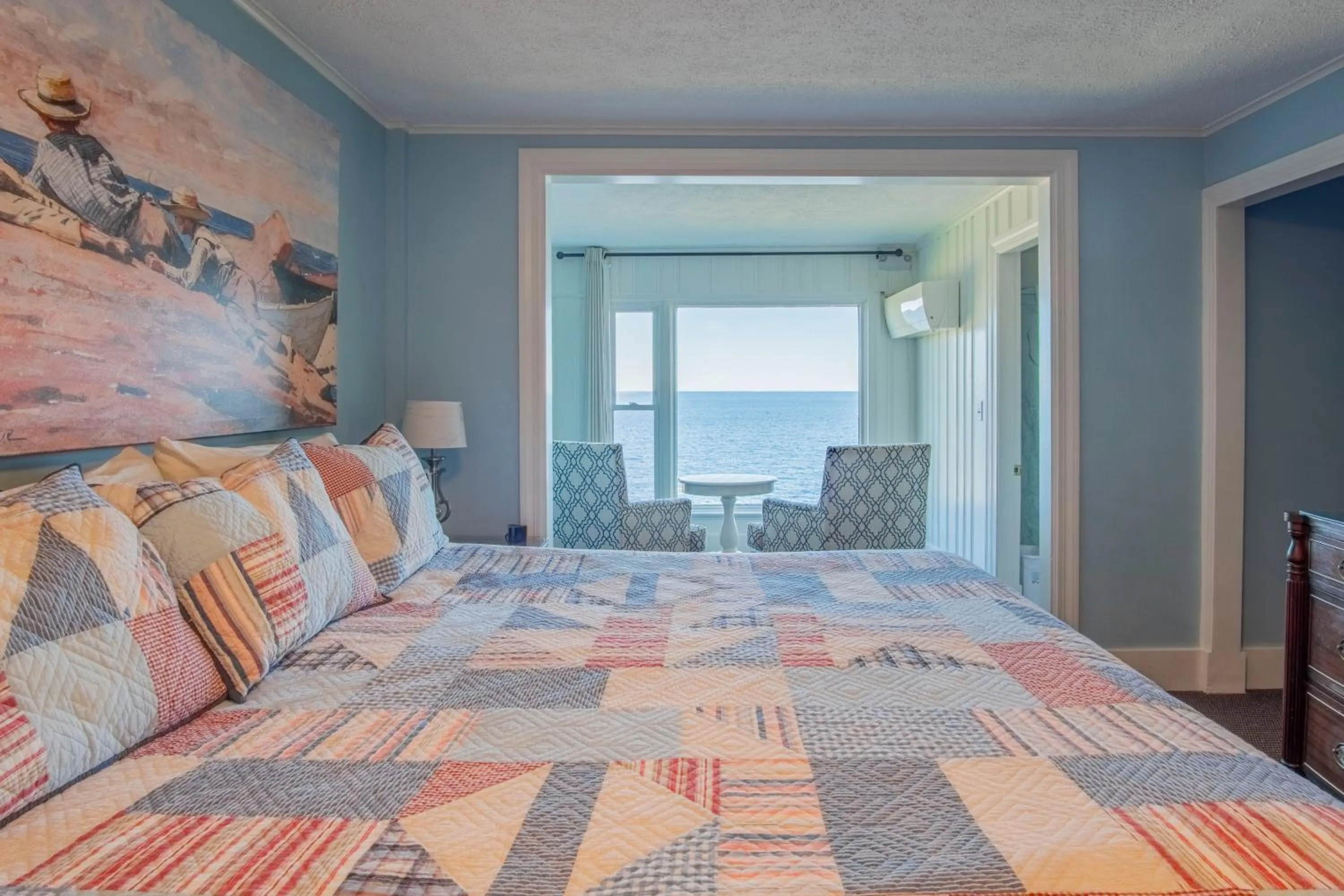 Bed in Yankee Clipper Inn
