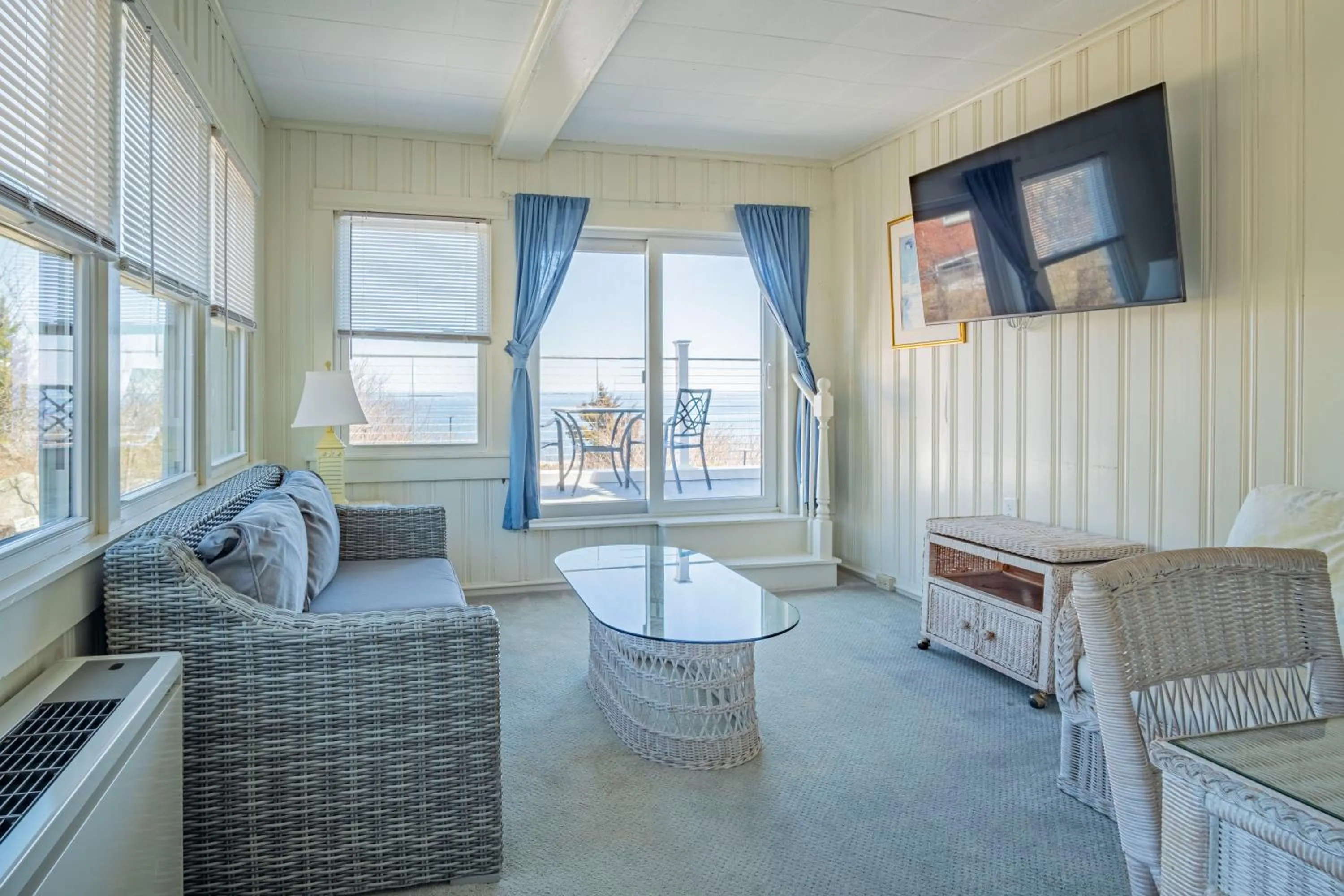 Yankee Clipper Inn