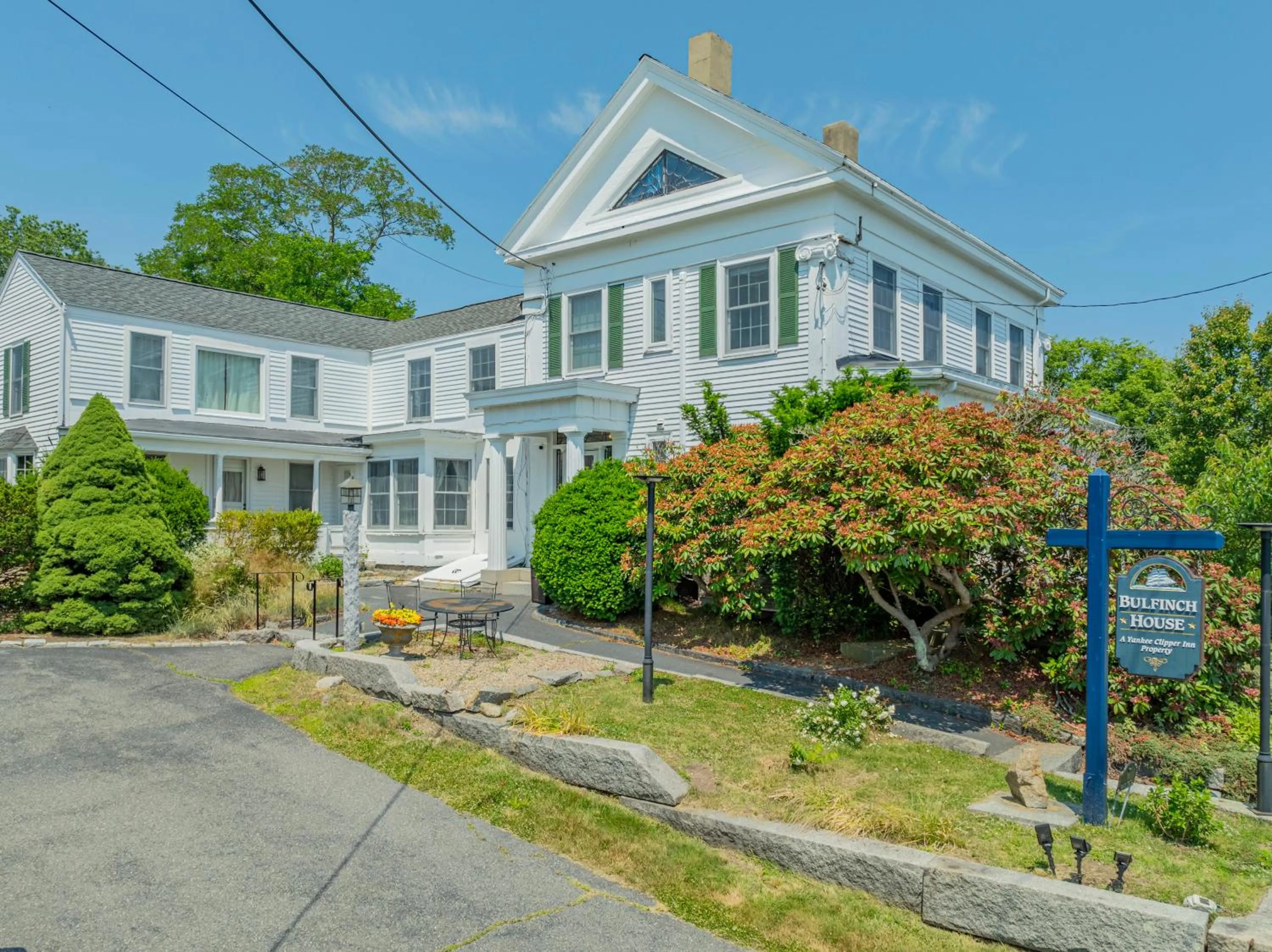 Property building in Yankee Clipper Inn