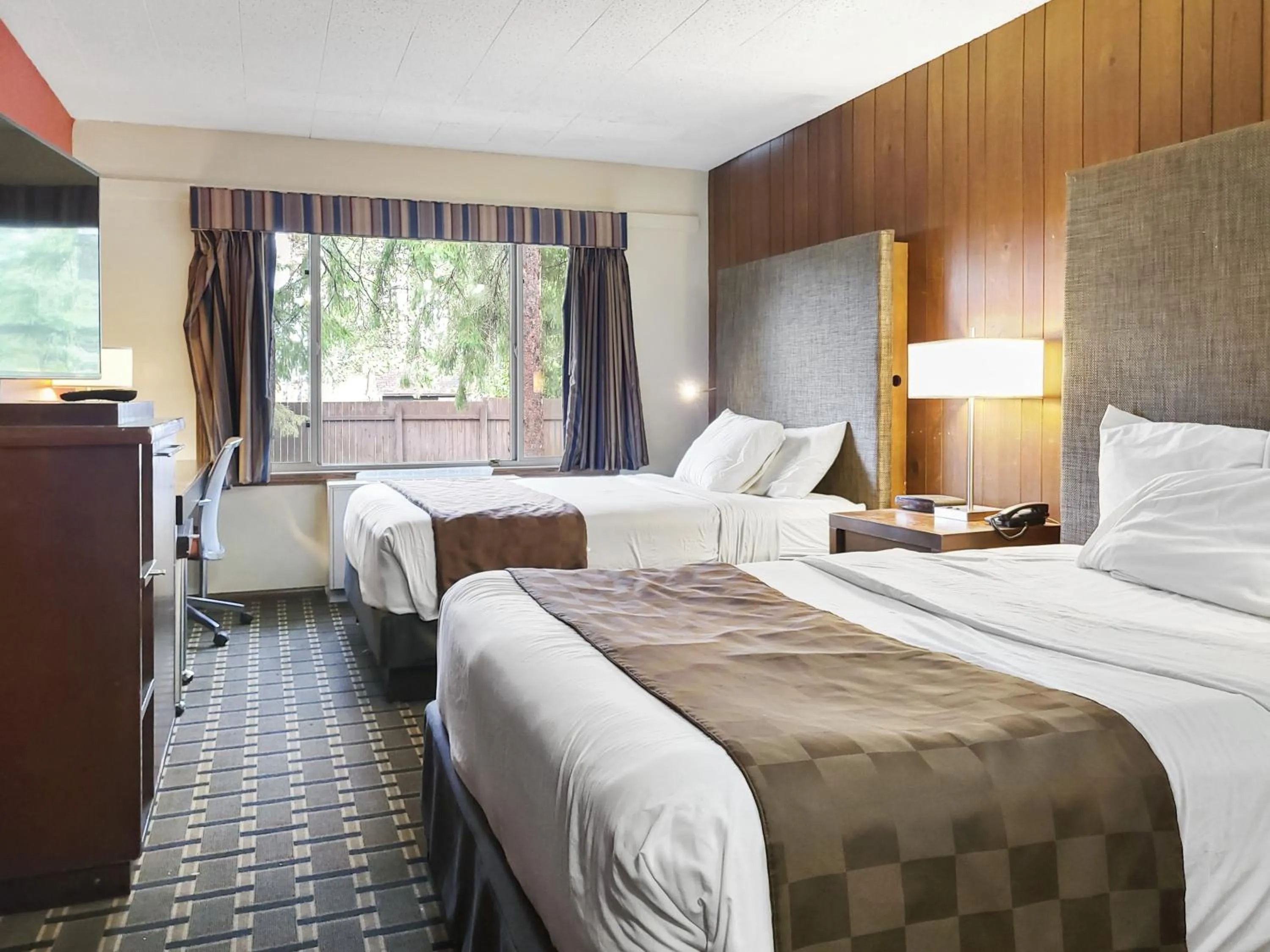 Bed in Americas Best Value Inn Hinckley