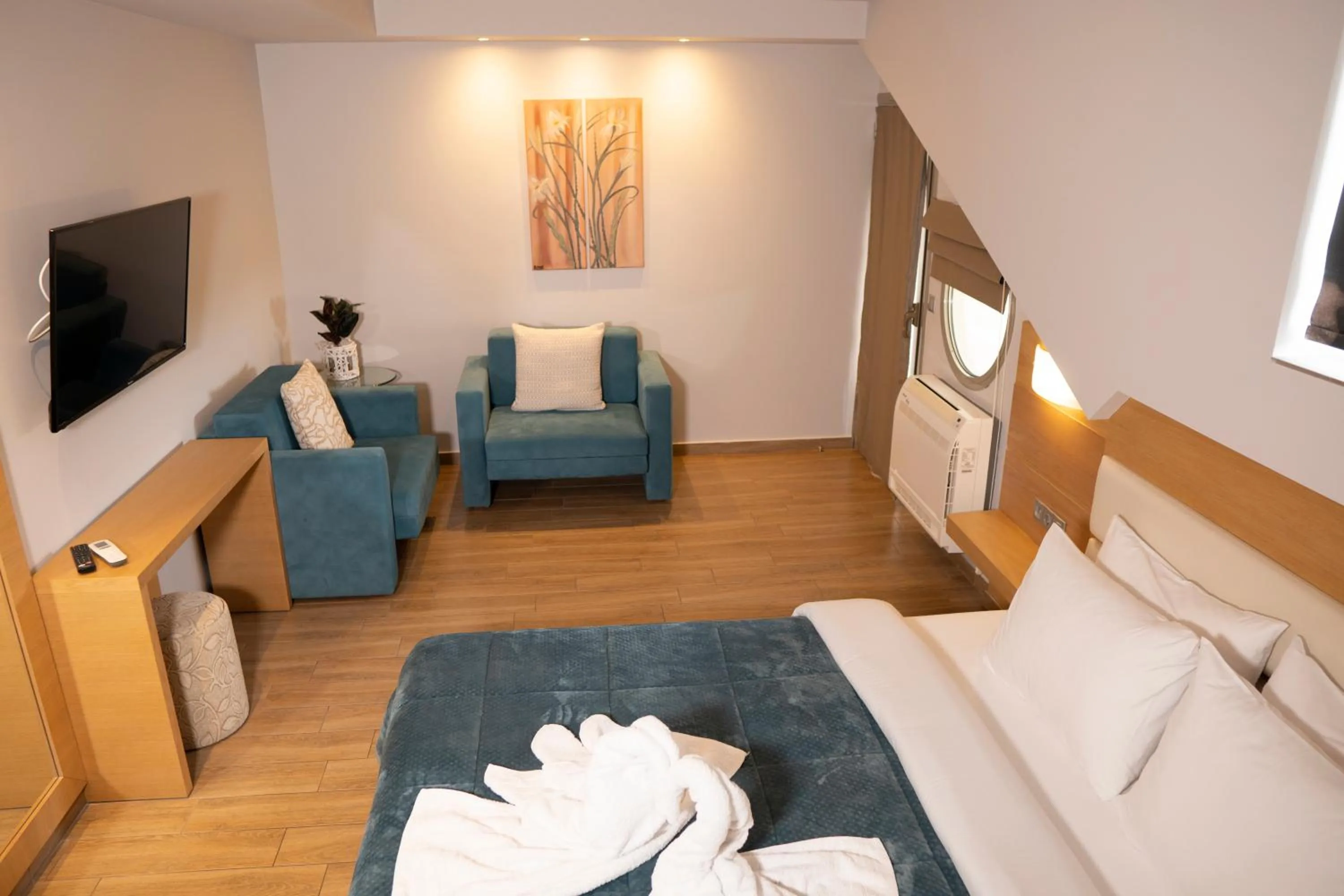 Bed in Hotel Epavlis Eleftheriadi