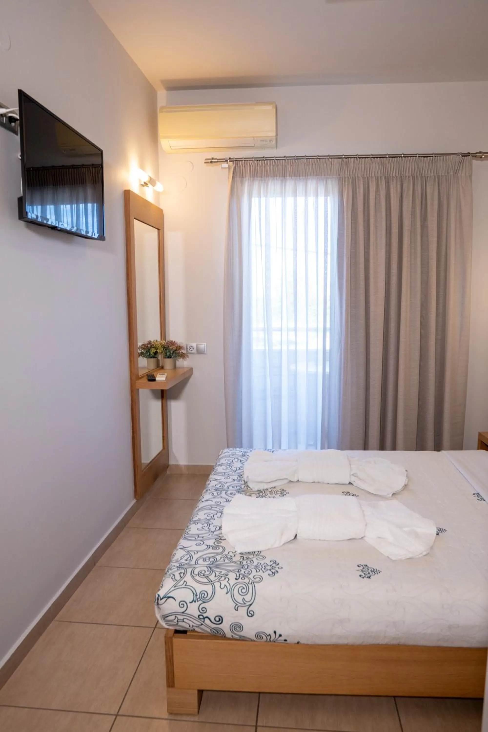 Bed in Hotel Epavlis Eleftheriadi