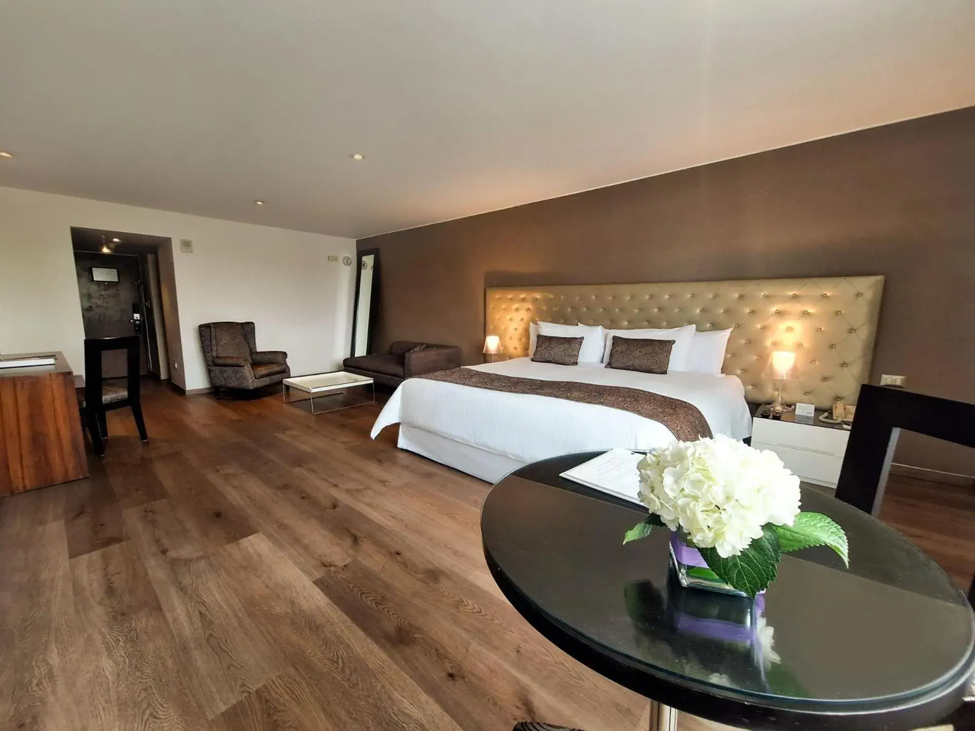 Junior Suite with Bath in NM Lima Hotel Junior Suite with Bath in NM Lima Hotel