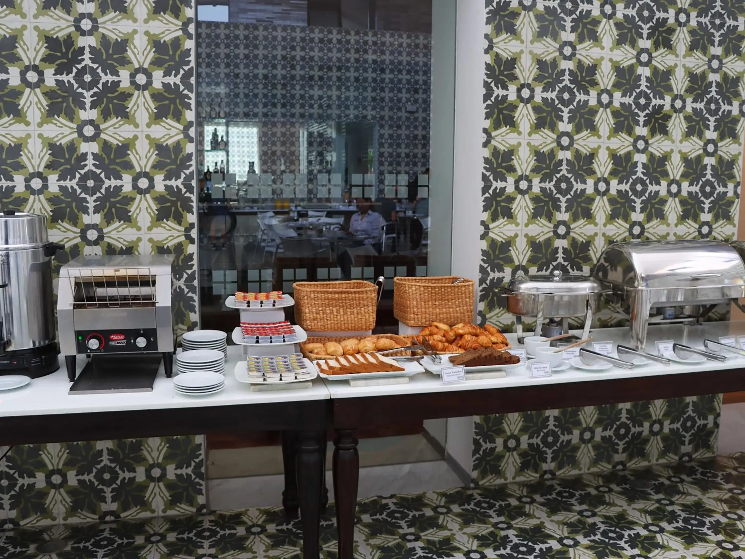 Breakfast in NM Lima Hotel Breakfast in NM Lima Hotel