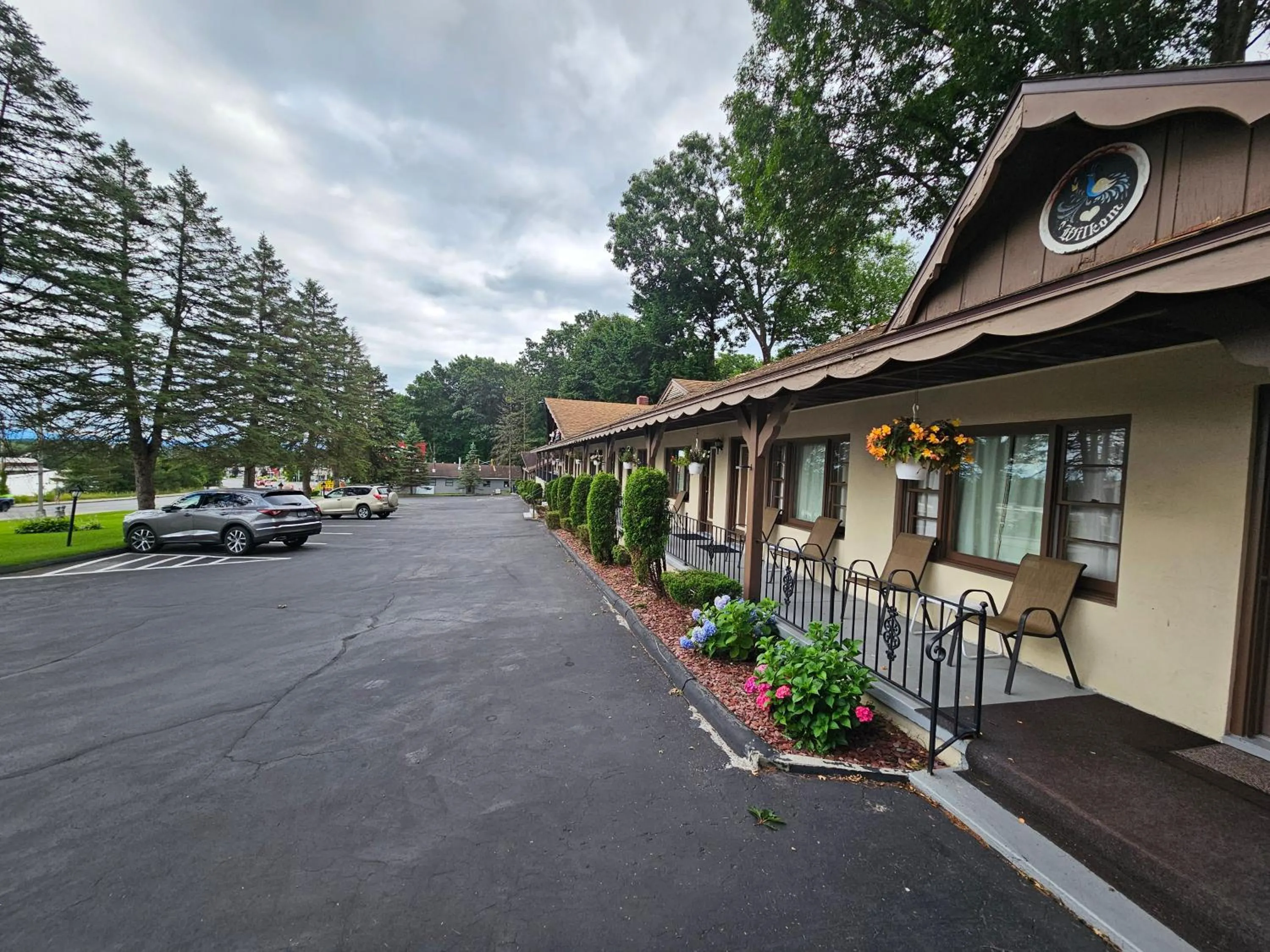 Property building in Alpenhaus Motel