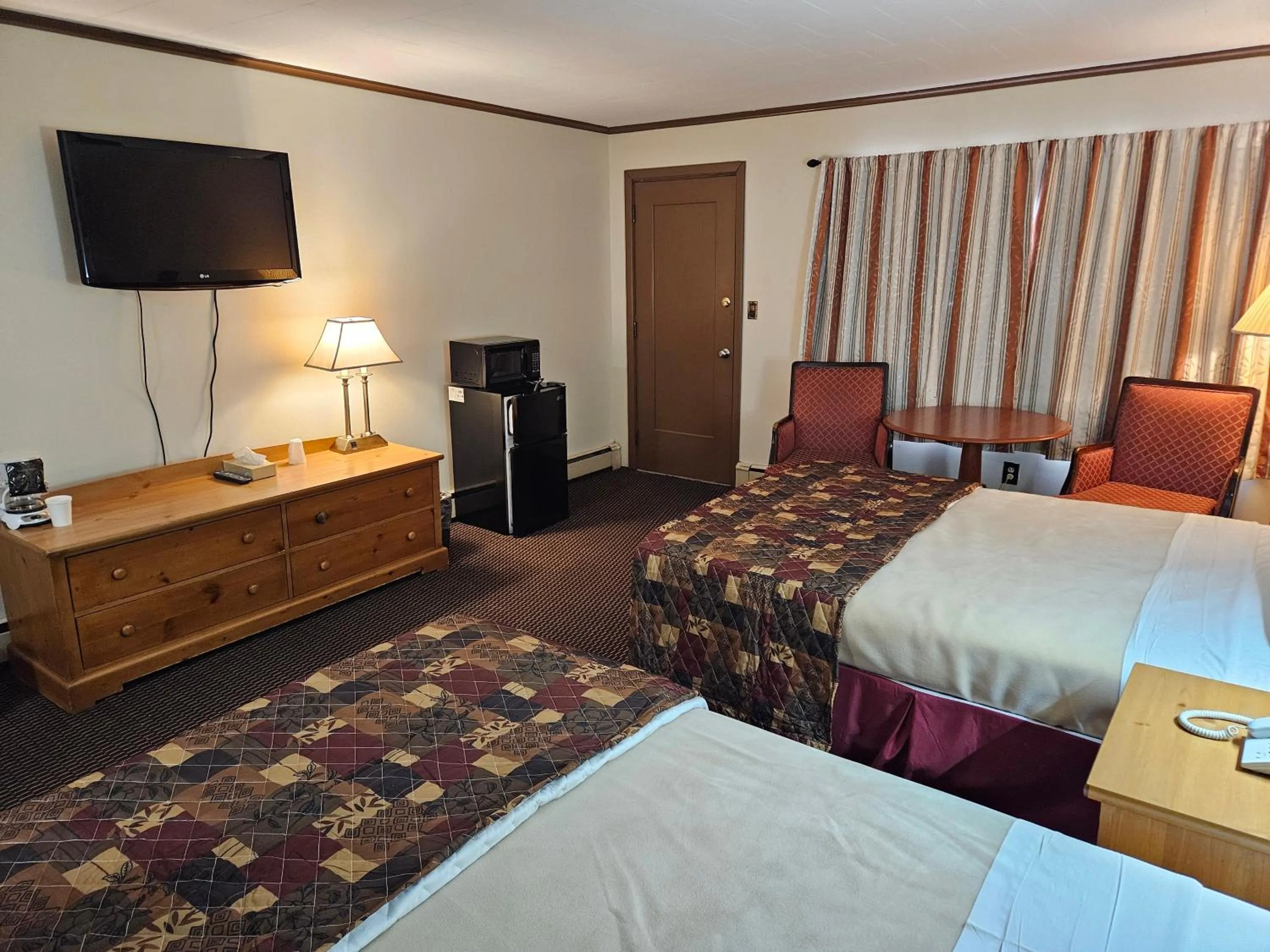 Photo of the whole room, Bed in Alpenhaus Motel